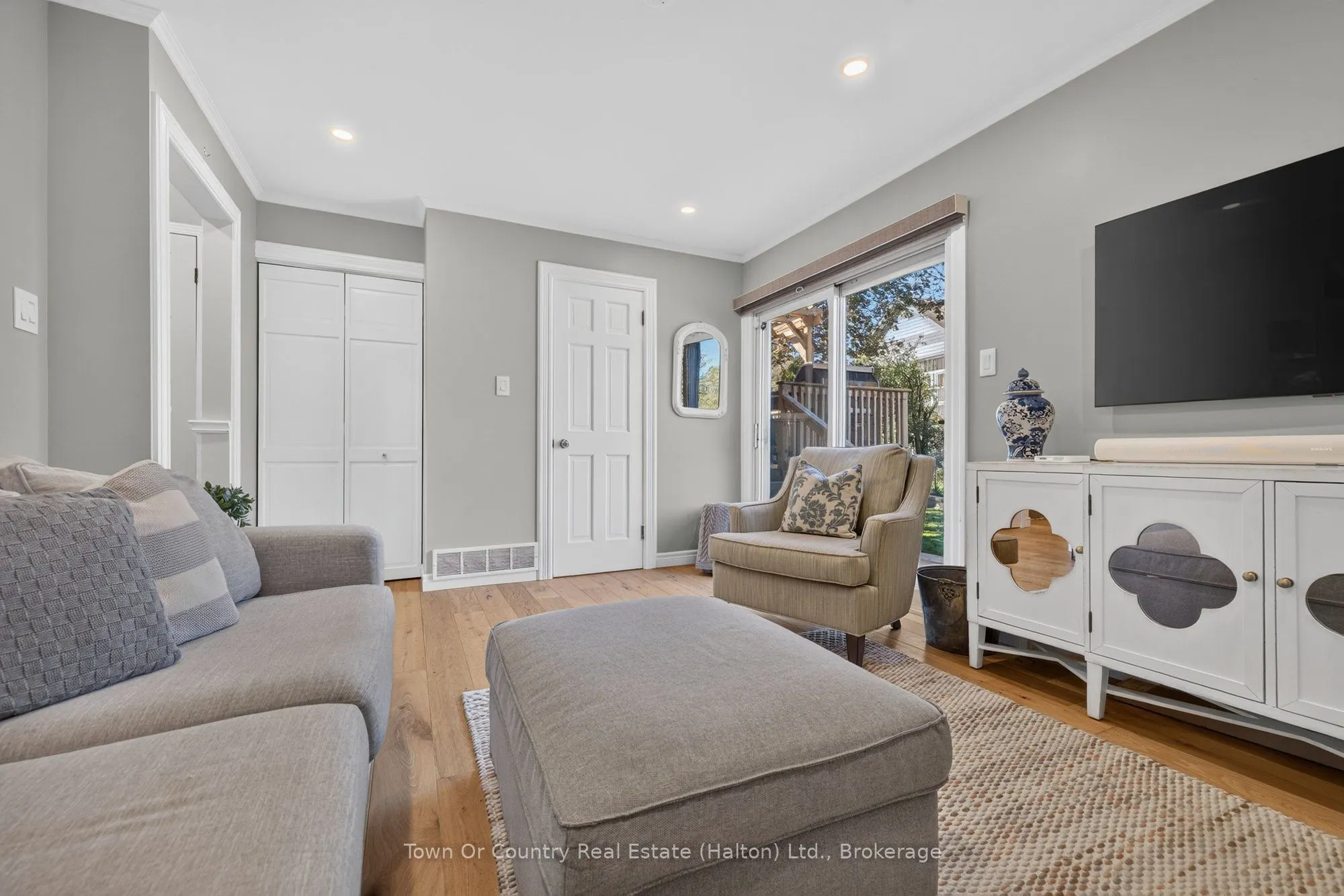 581 Lord Simcoe Court