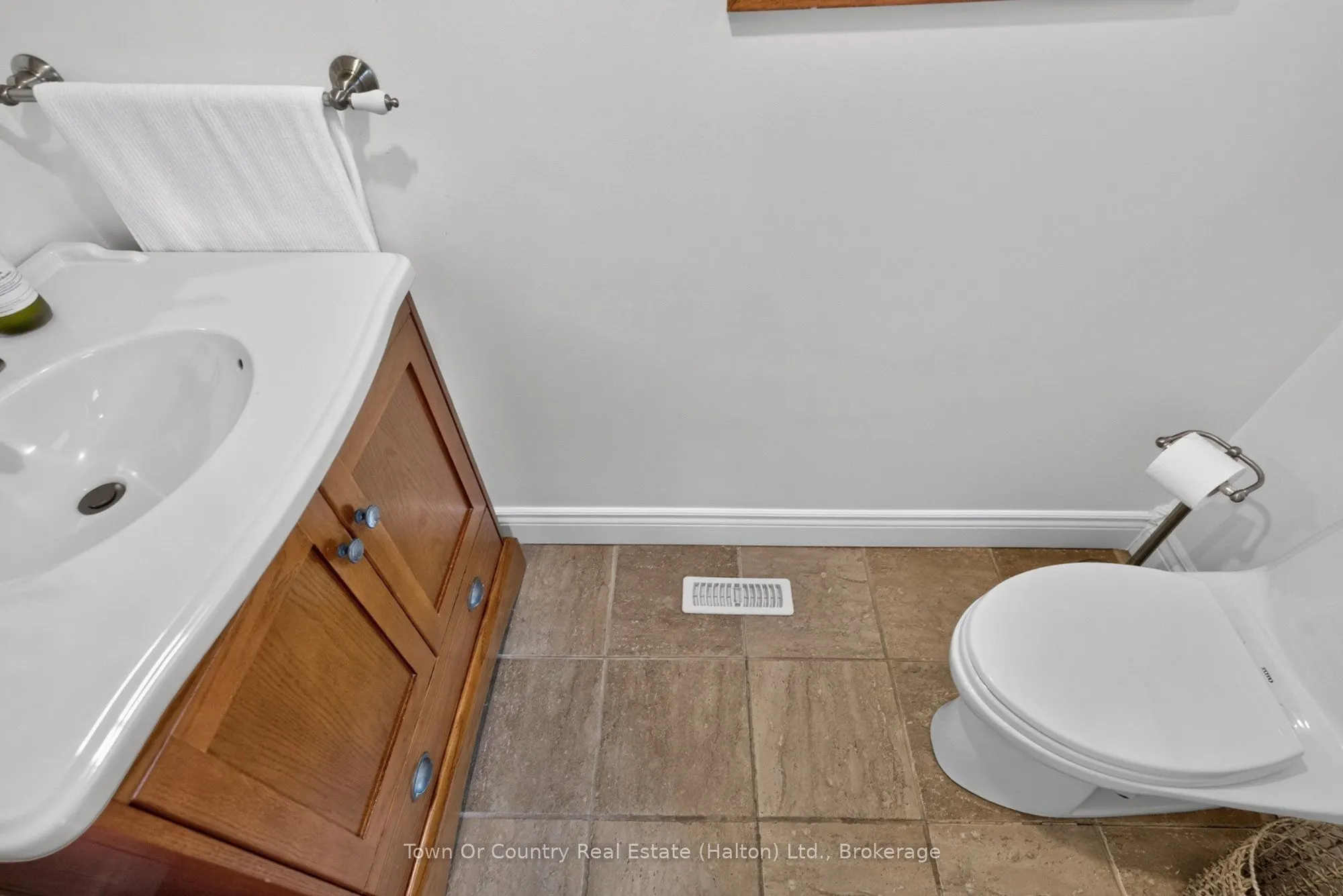 581 Lord Simcoe Court
