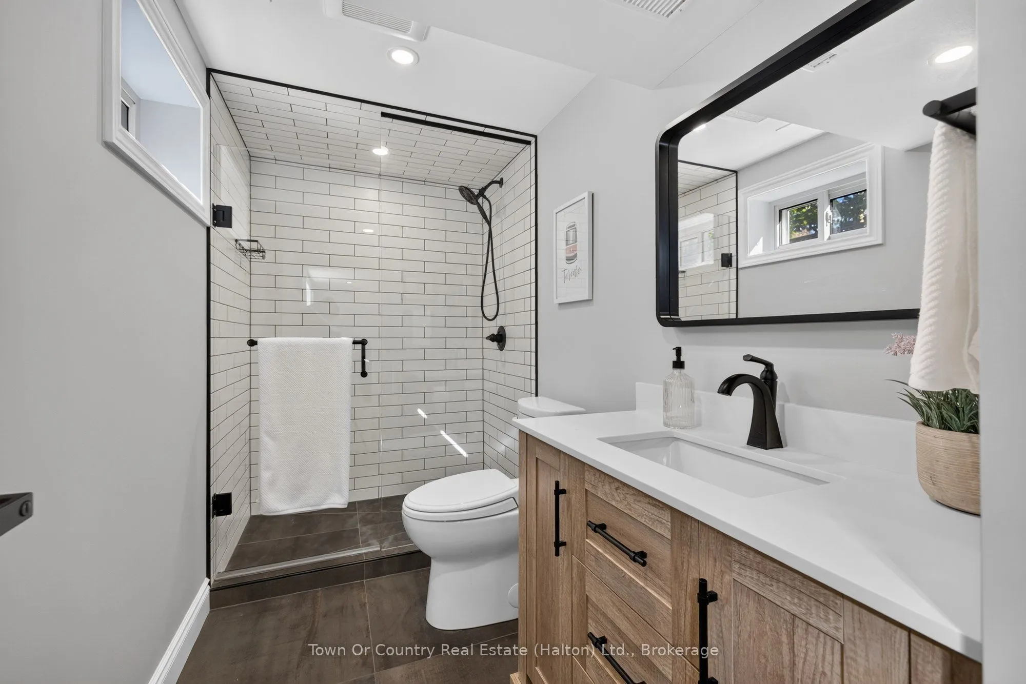 581 Lord Simcoe Court