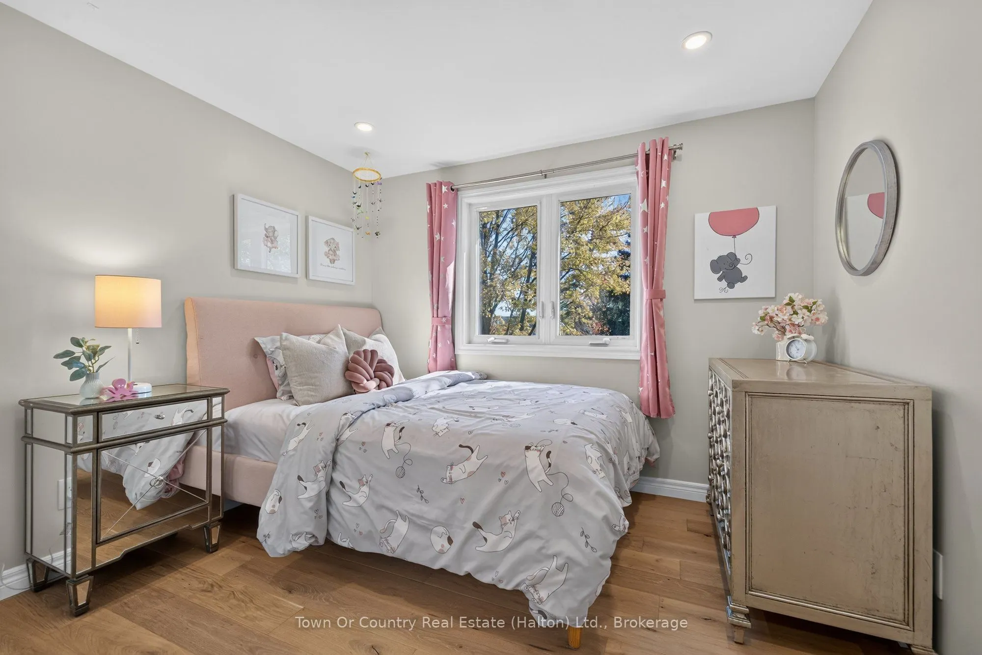 581 Lord Simcoe Court