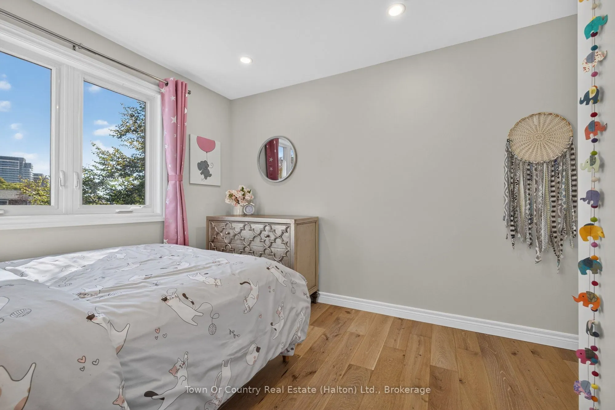 581 Lord Simcoe Court