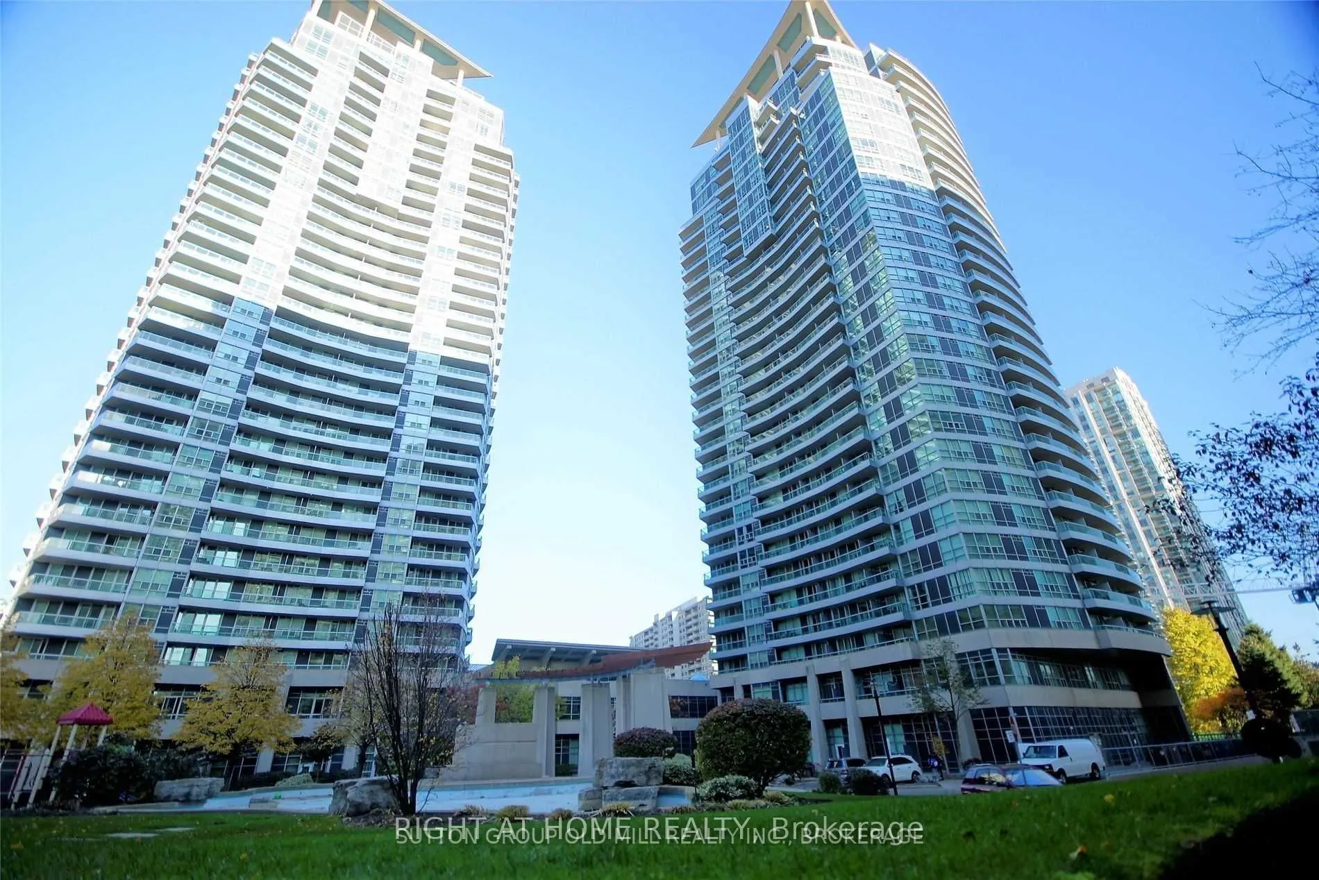 33 Elm Drive W #1301