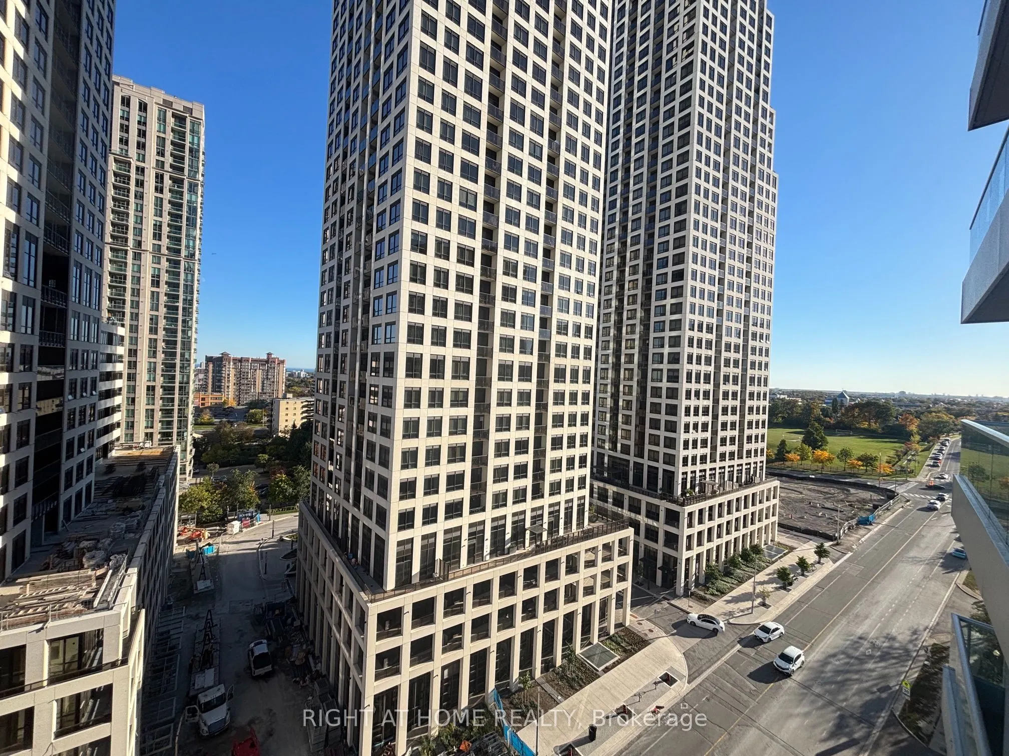33 Elm Drive W #1301