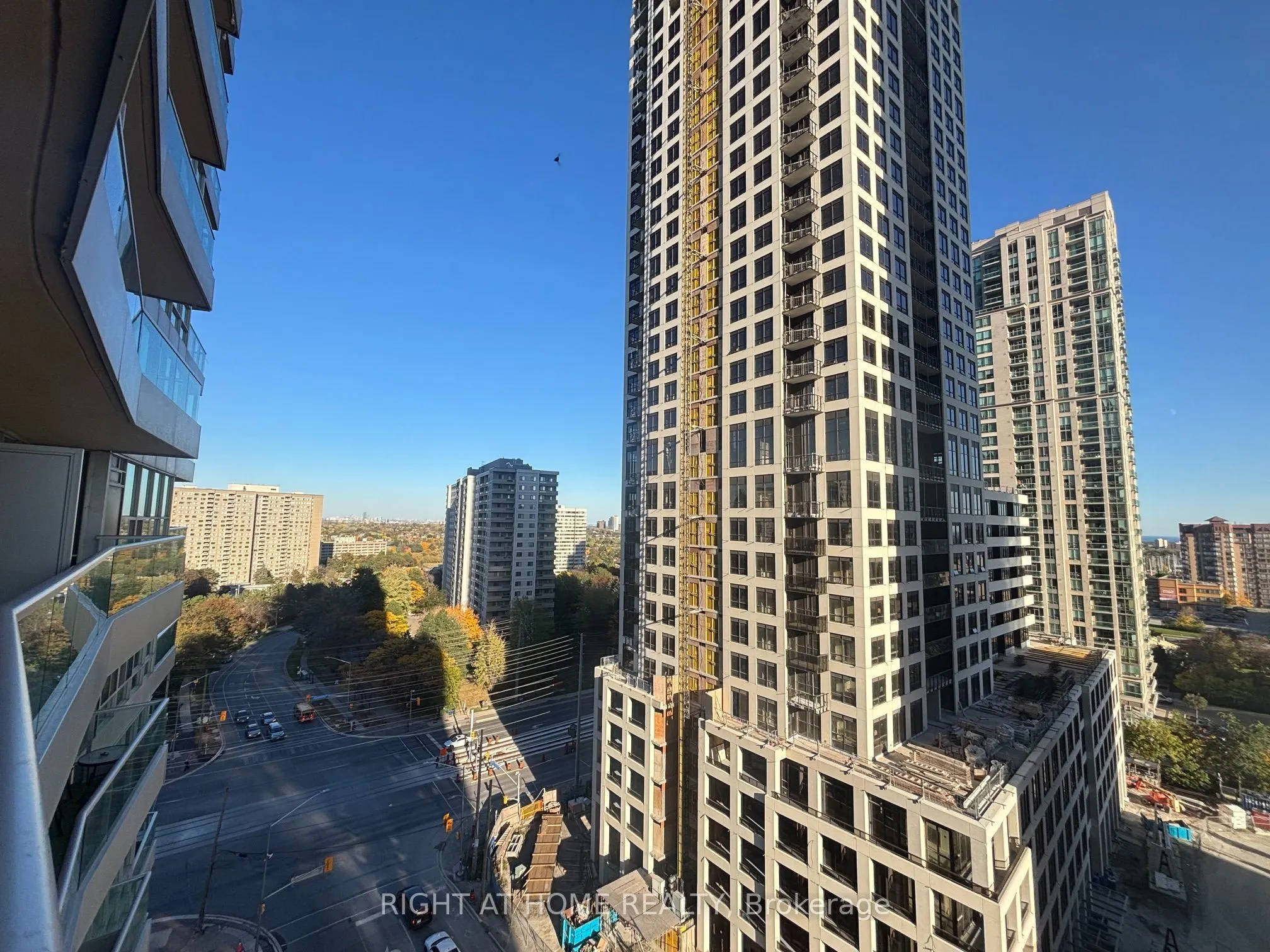 33 Elm Drive W #1301