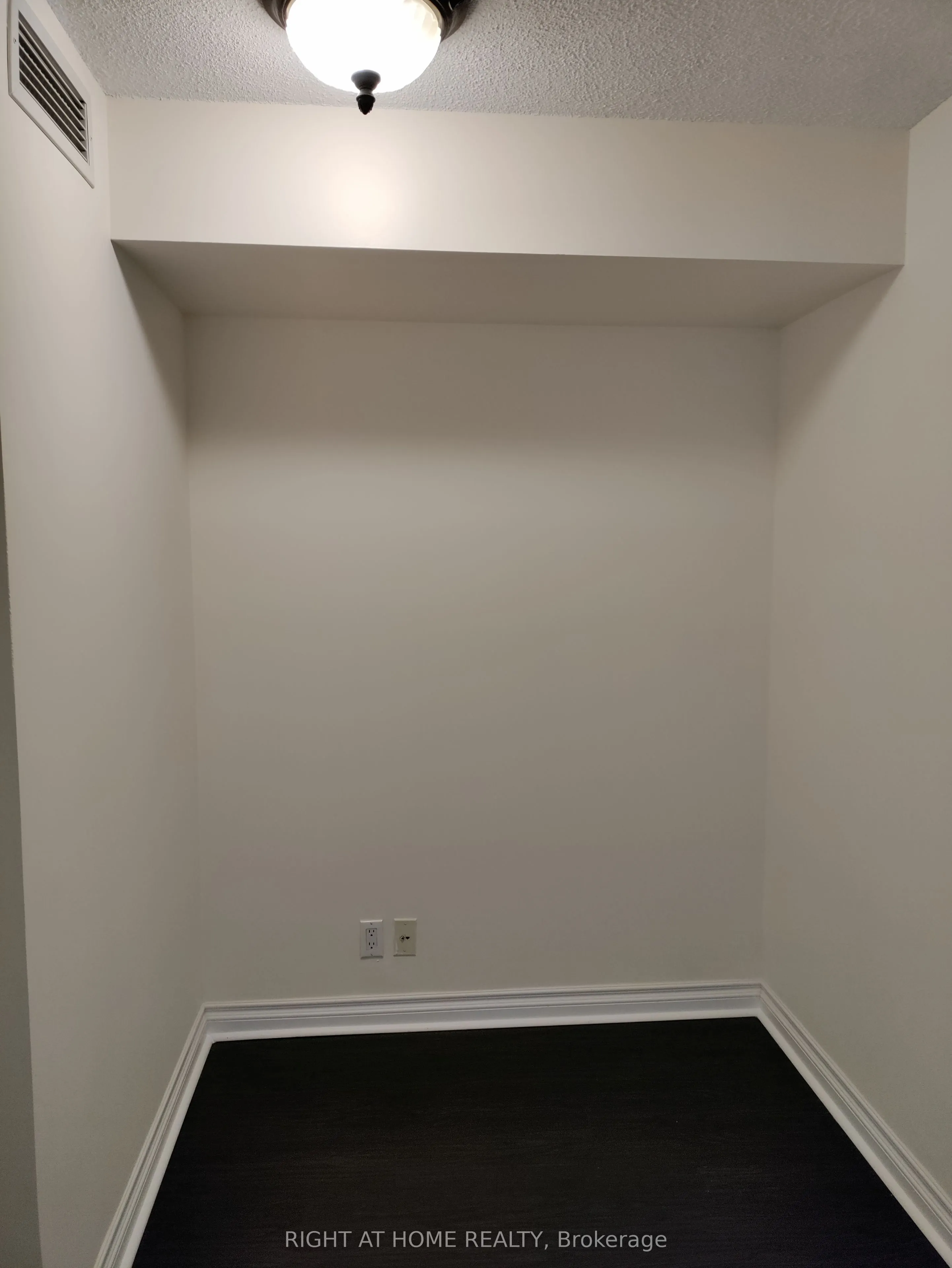 33 Elm Drive W #1301