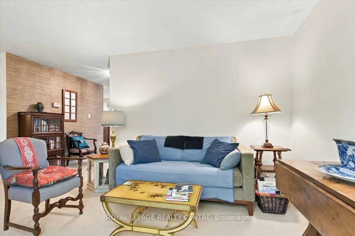 3581 Ash Row Crescent