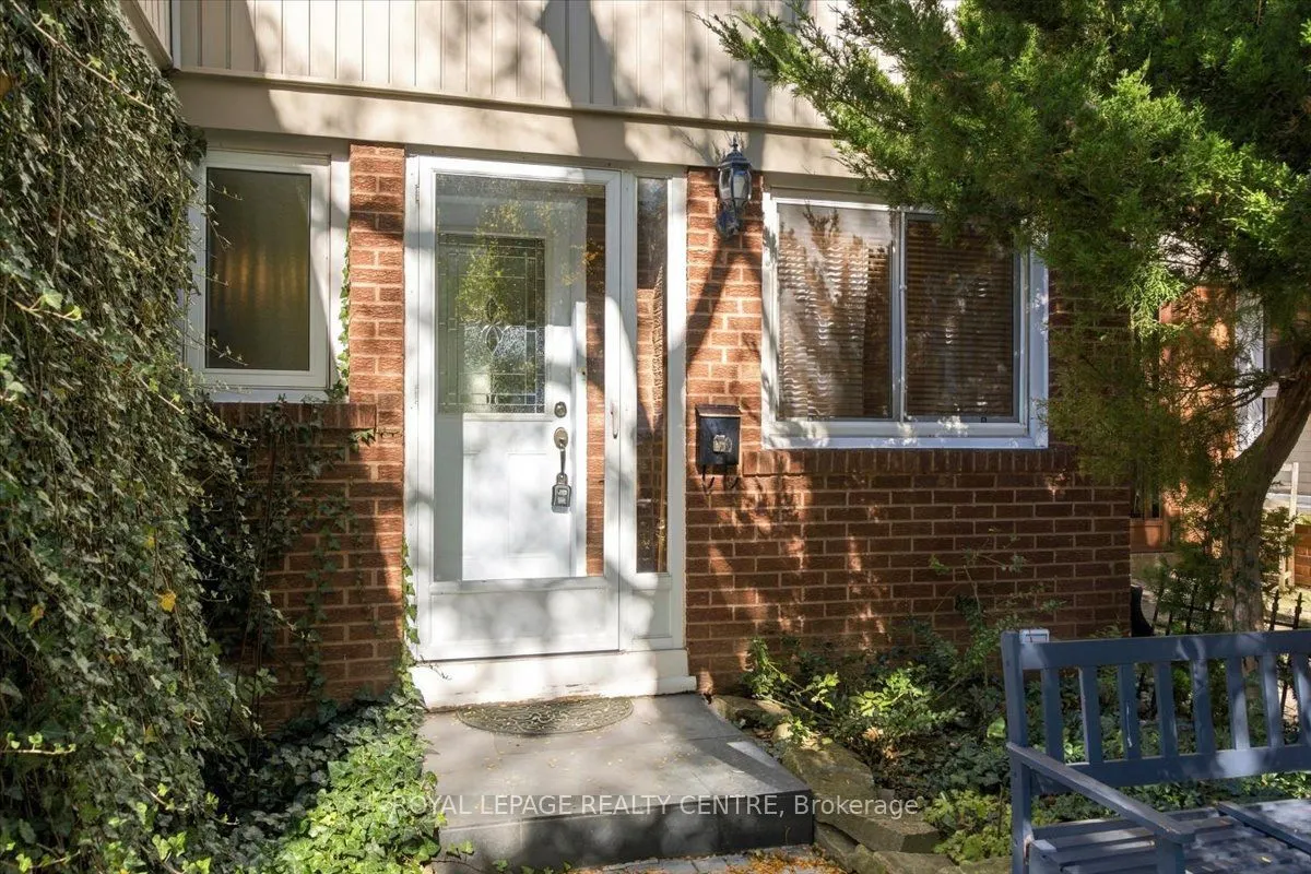 3581 Ash Row Crescent
