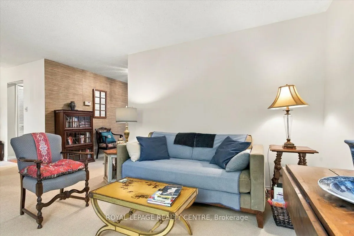 3581 Ash Row Crescent