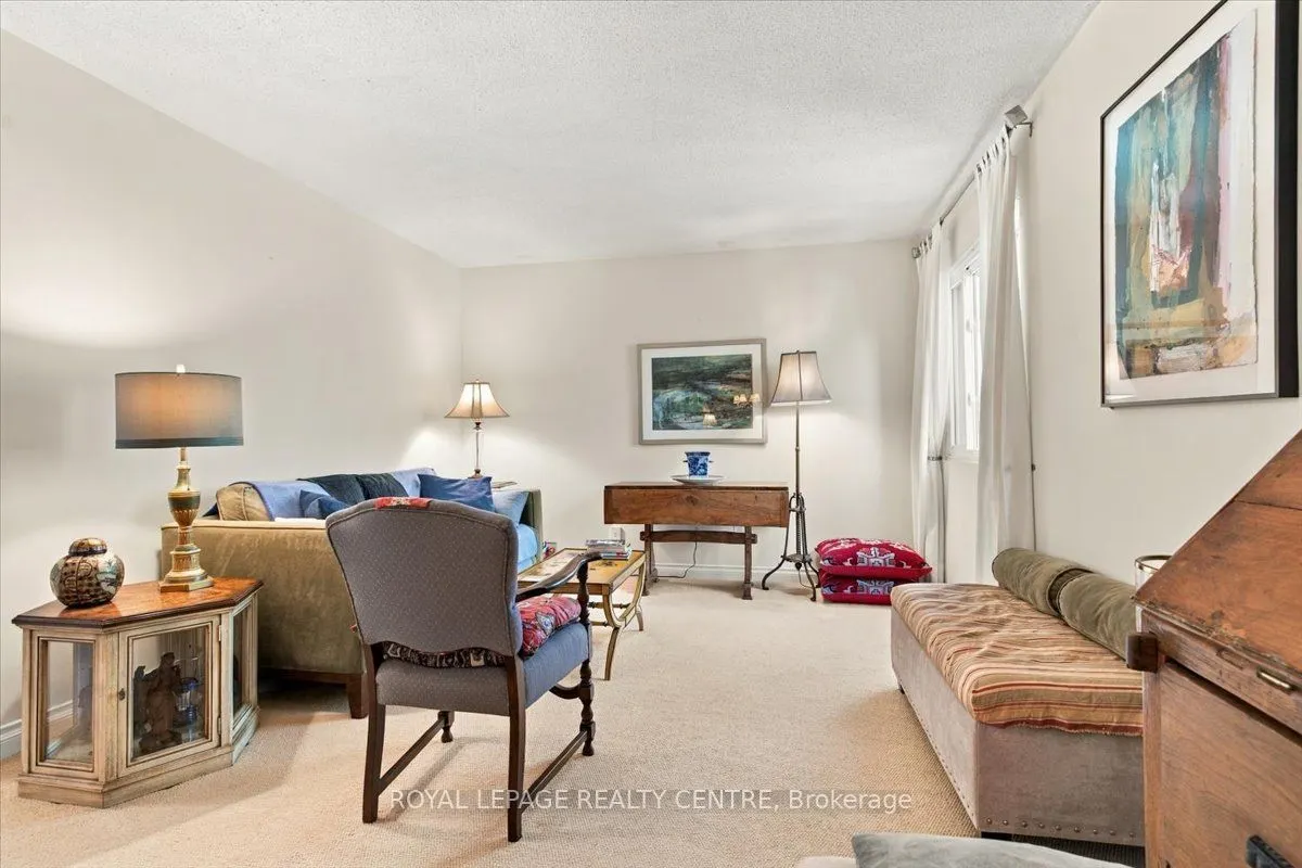 3581 Ash Row Crescent