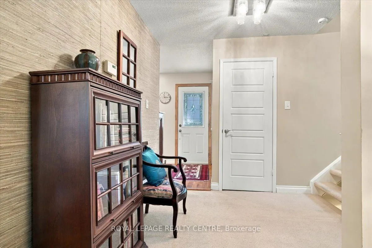 3581 Ash Row Crescent