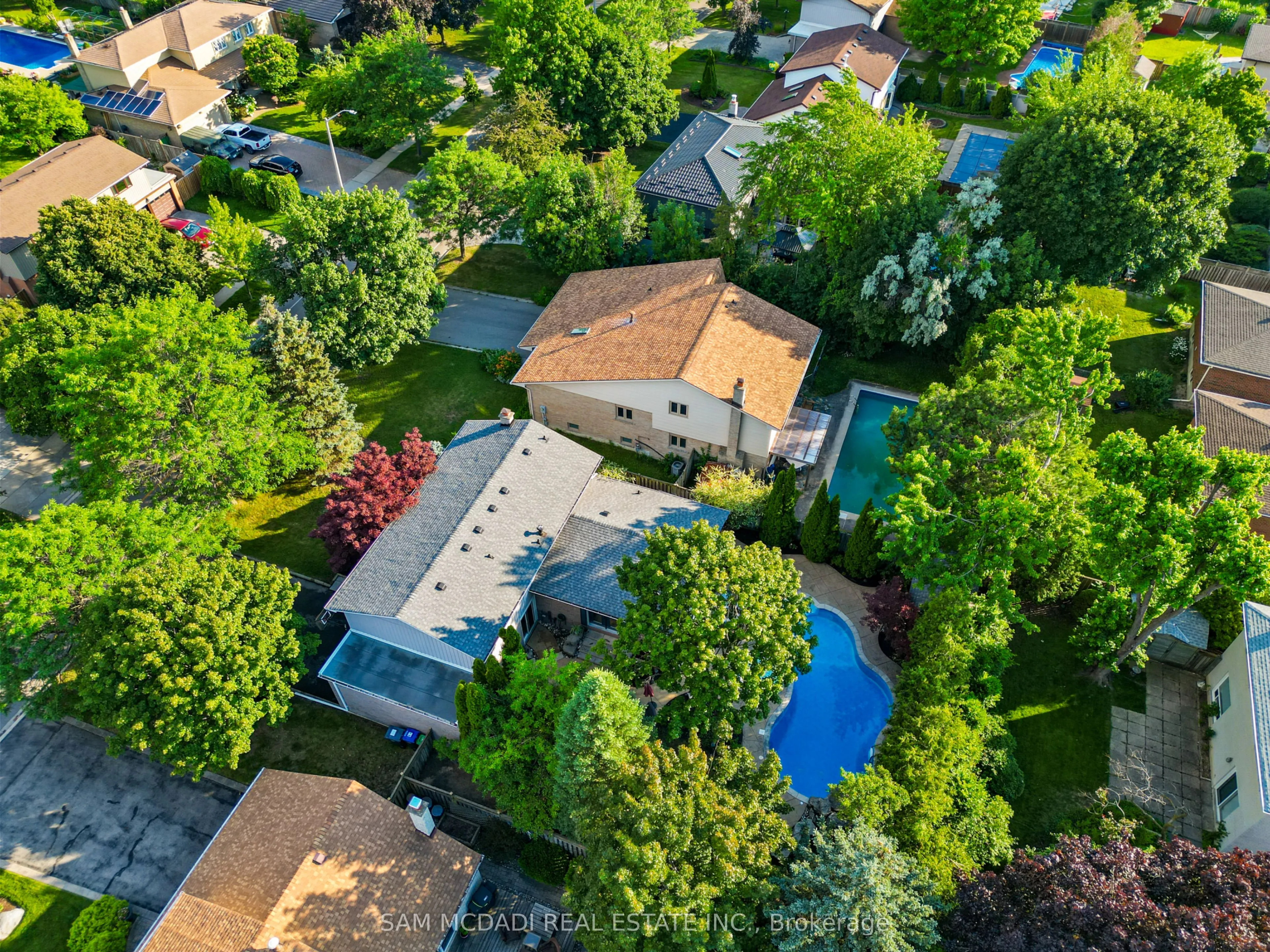 38 Kenninghall Boulevard