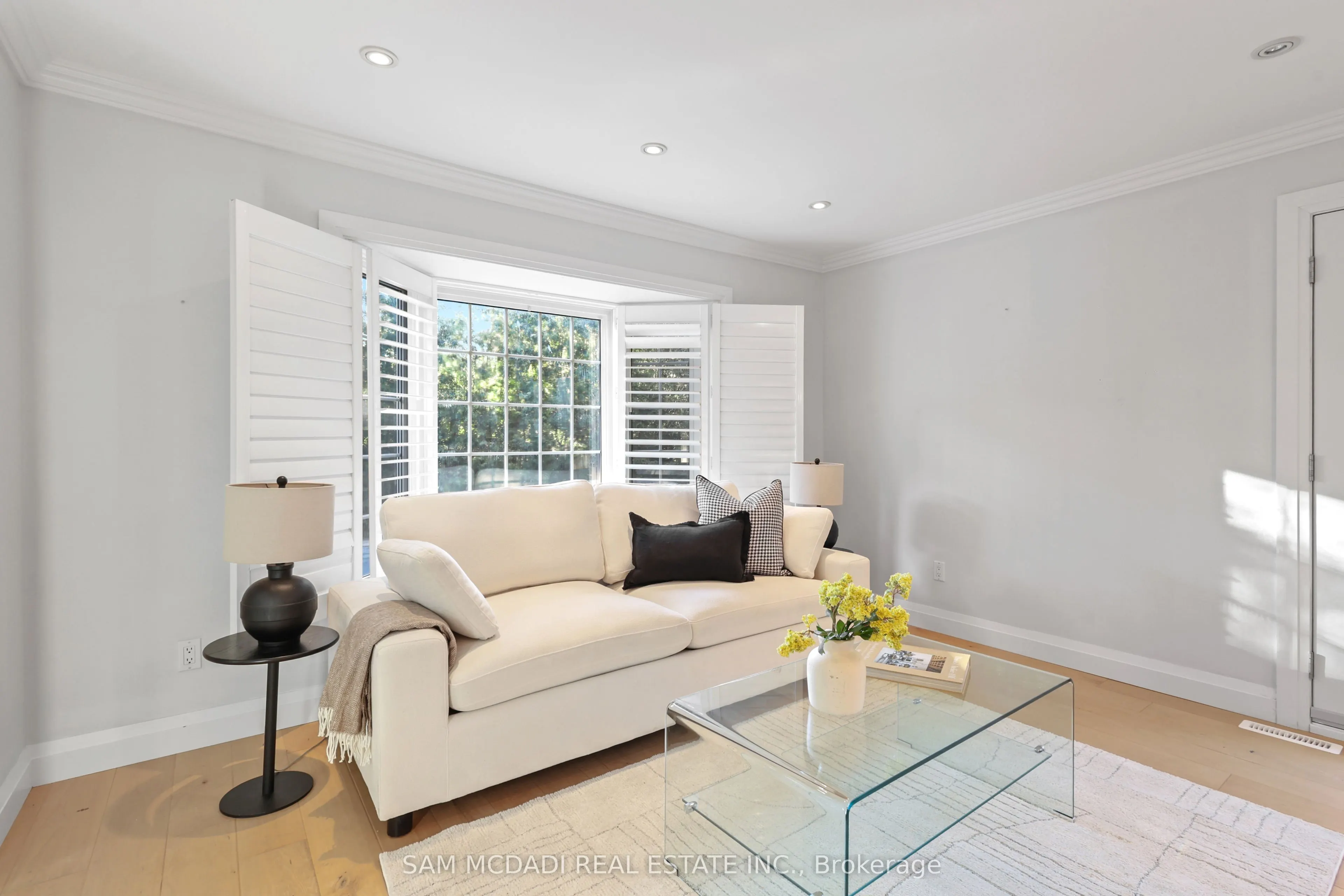 38 Kenninghall Boulevard
