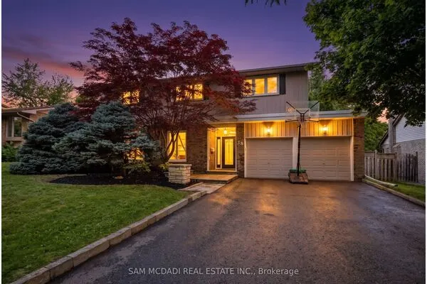 38 Kenninghall Boulevard