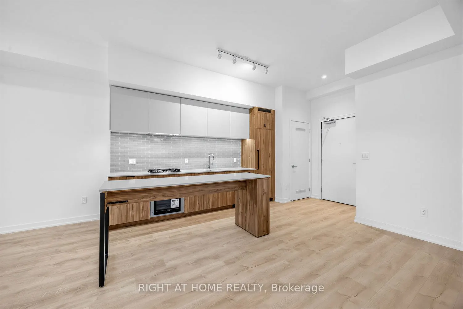 722 Marlee Avenue #207