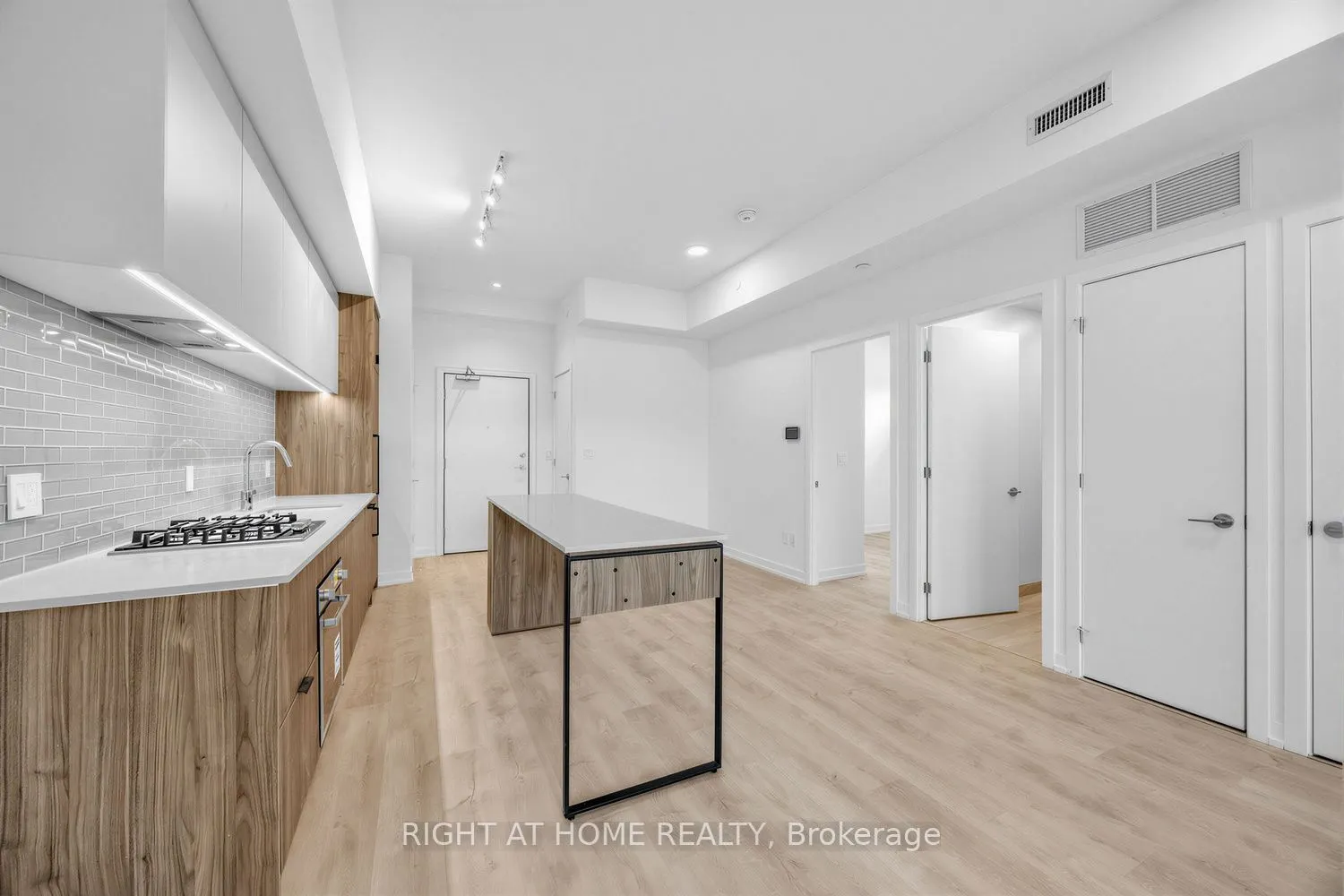 722 Marlee Avenue #207