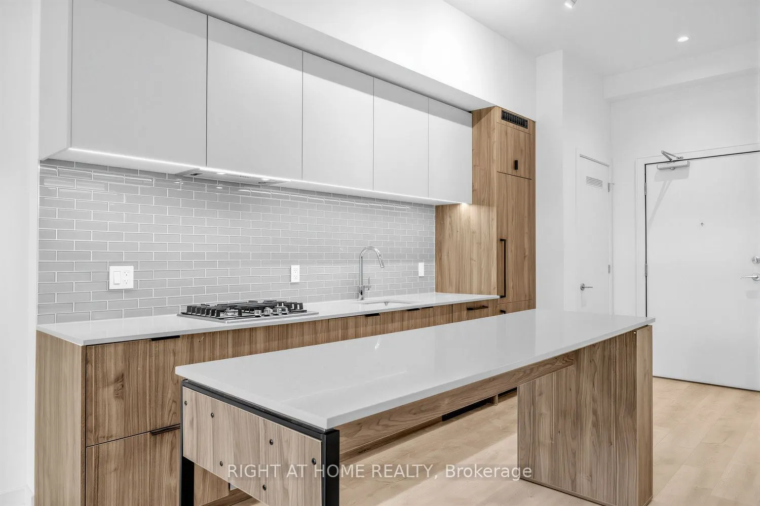 722 Marlee Avenue #207