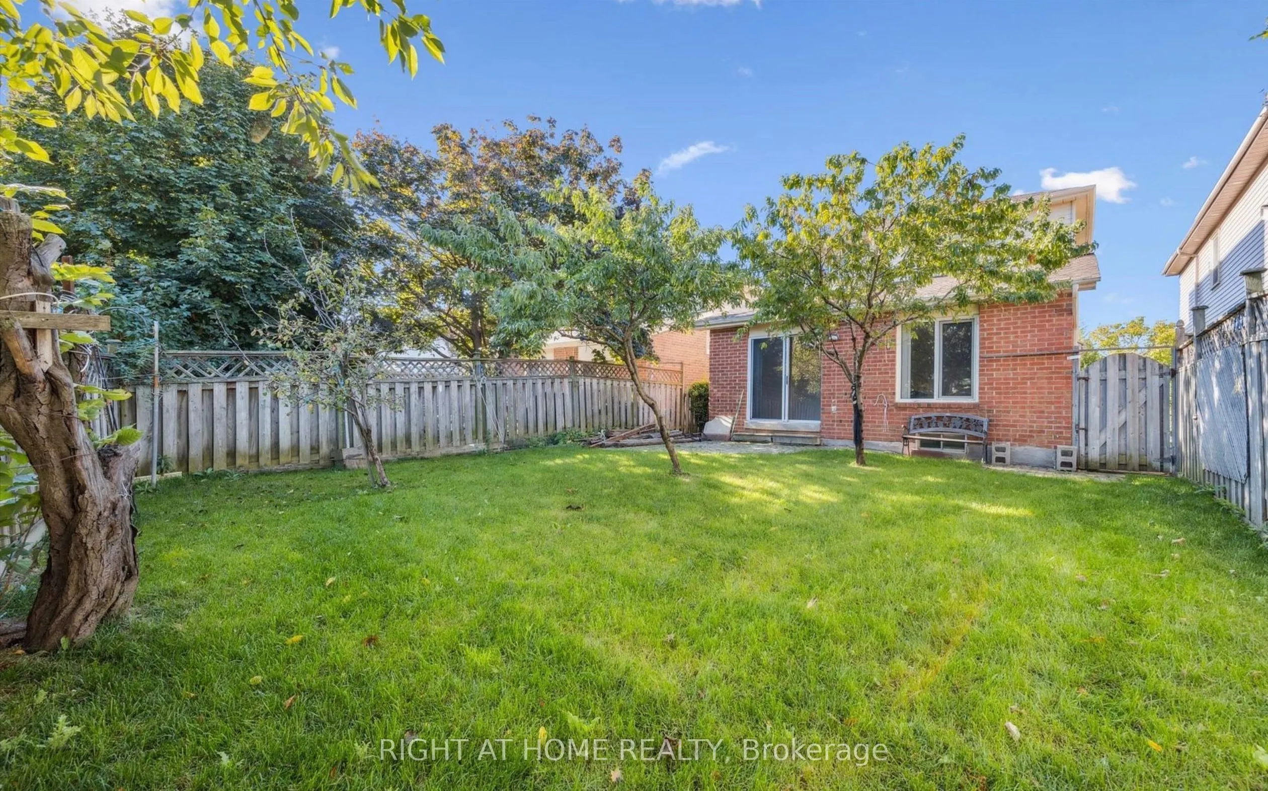3932 Rushton Crescent