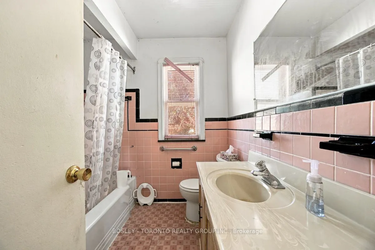 431 Ridelle Avenue