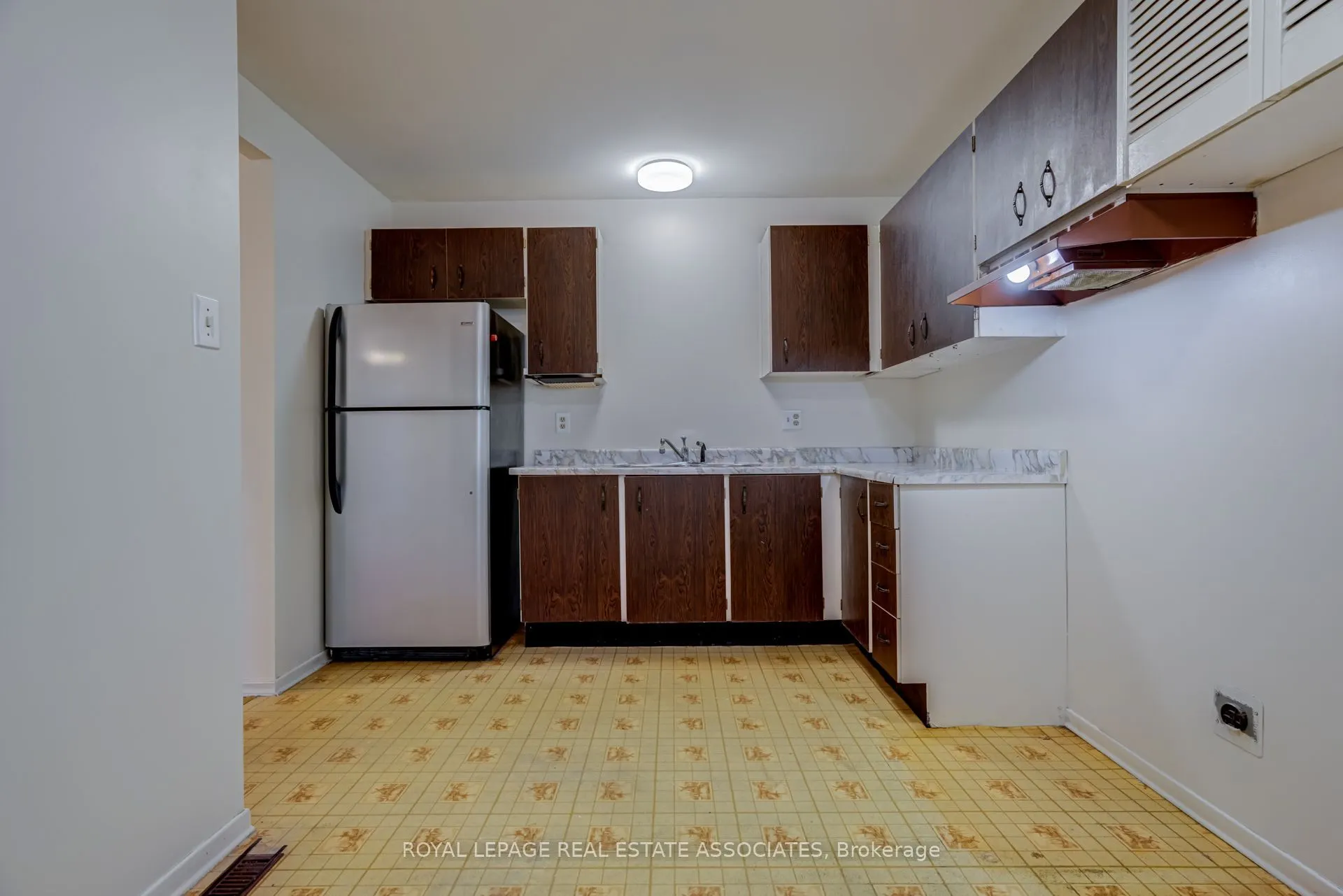 215 Mississauga Valley Boulevard #38