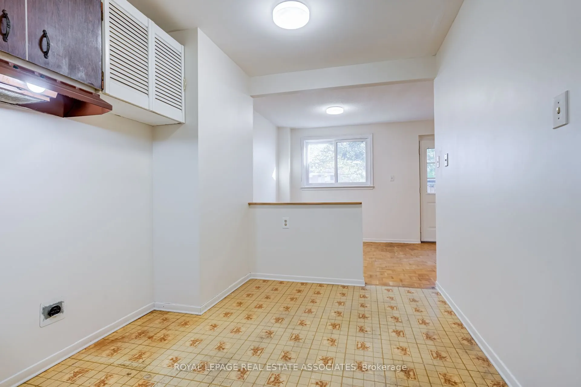 215 Mississauga Valley Boulevard #38