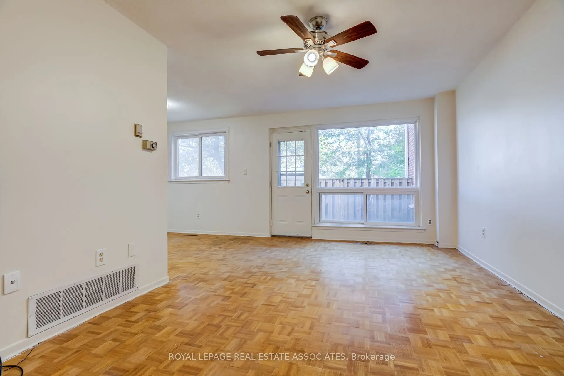 215 Mississauga Valley Boulevard #38