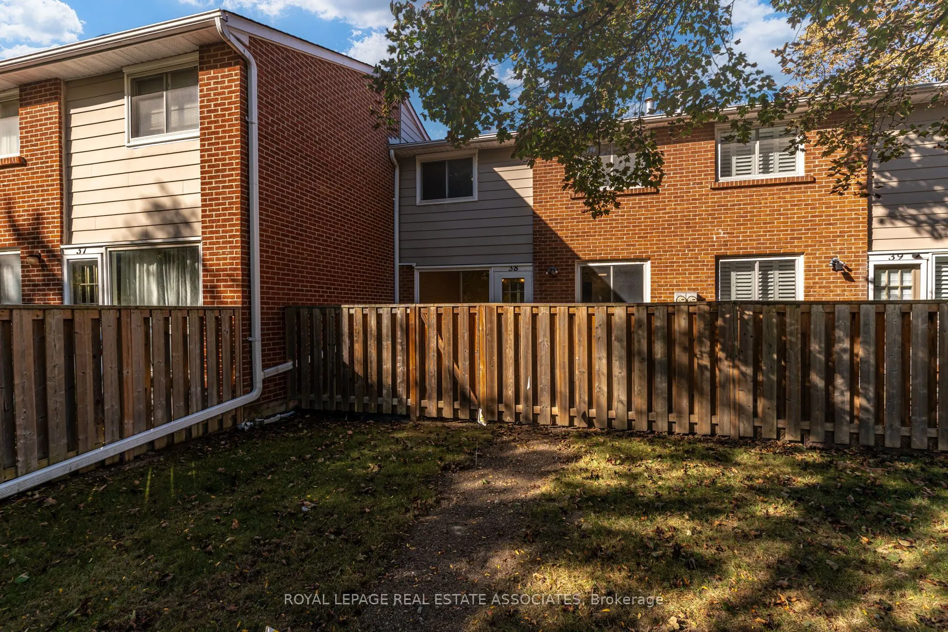 215 Mississauga Valley Boulevard #38