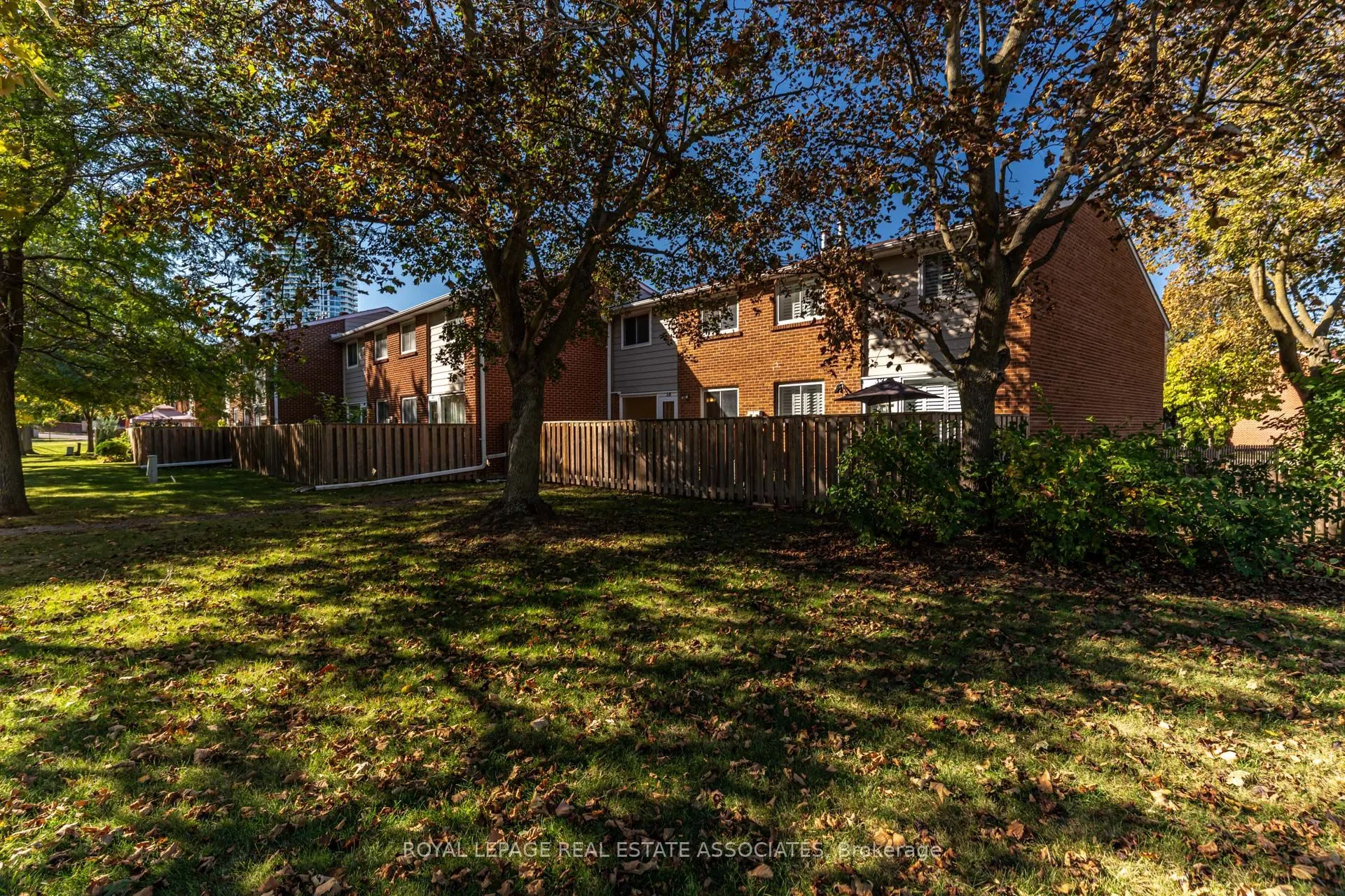 215 Mississauga Valley Boulevard #38