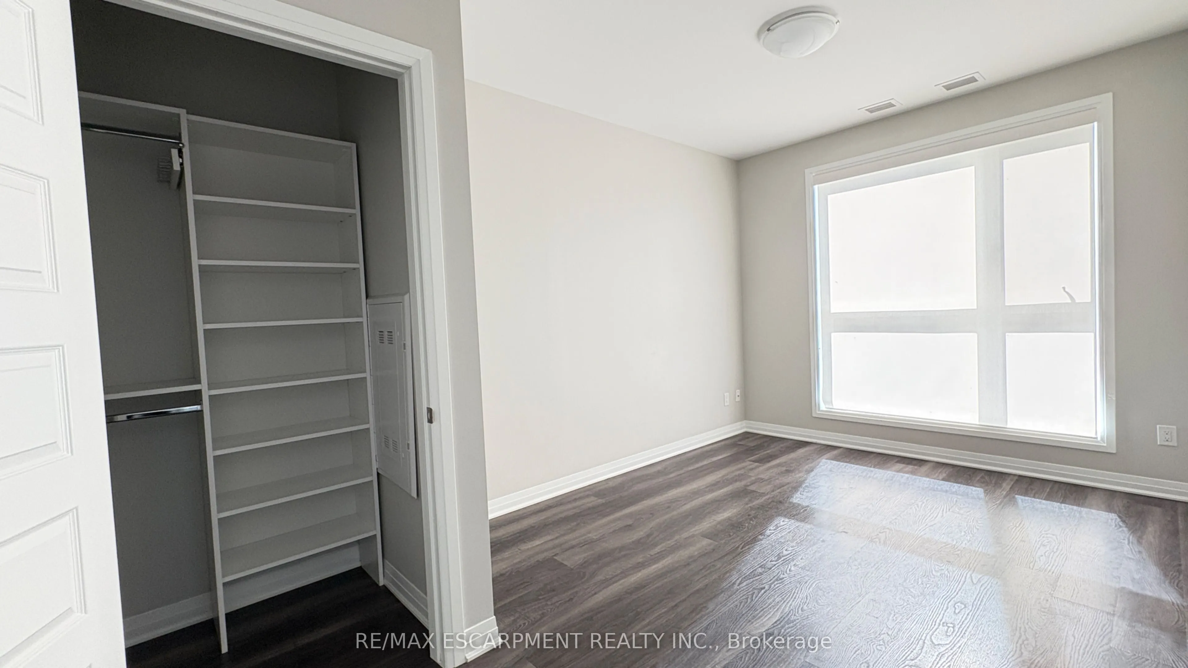 95 Dundas Street W #507