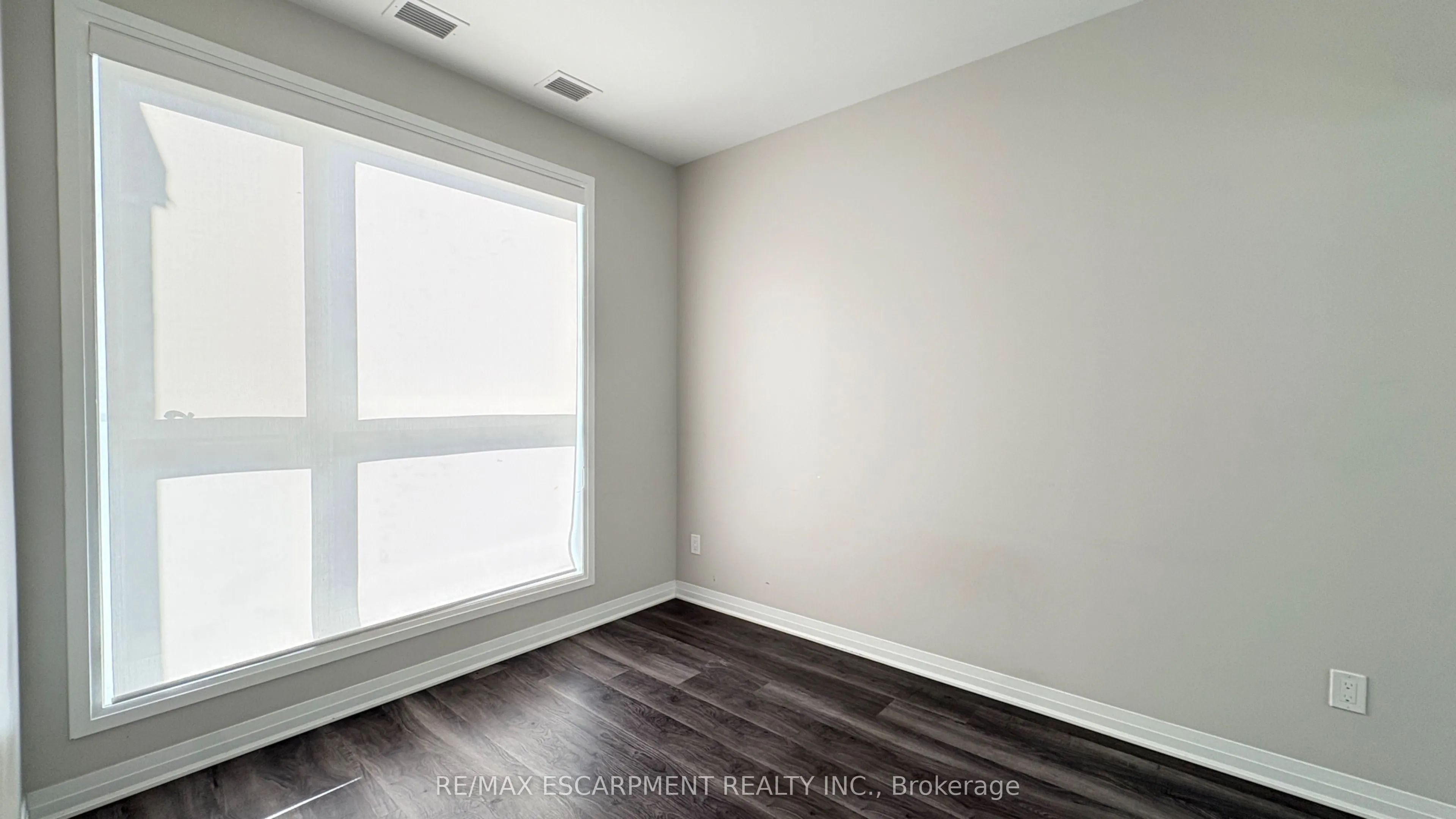 95 Dundas Street W #507