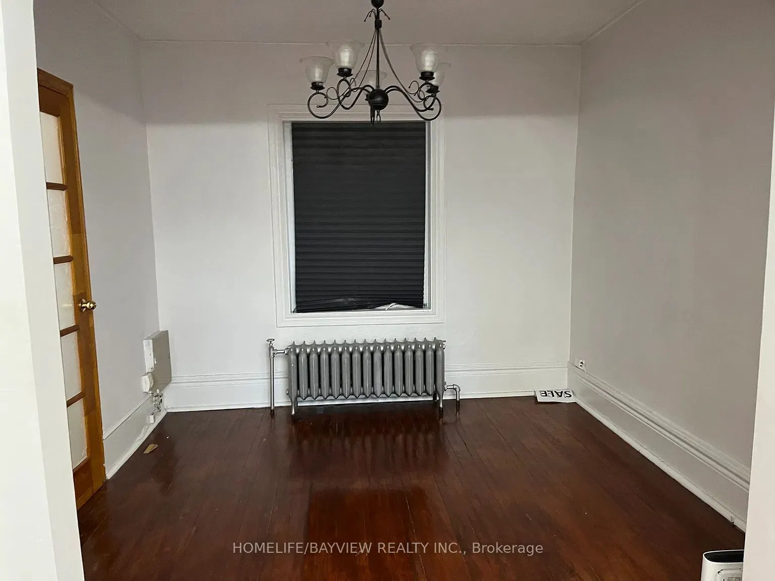 190 campbell (main floor) Avenue