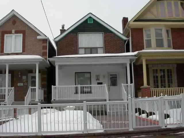 190 campbell (main floor) Avenue
