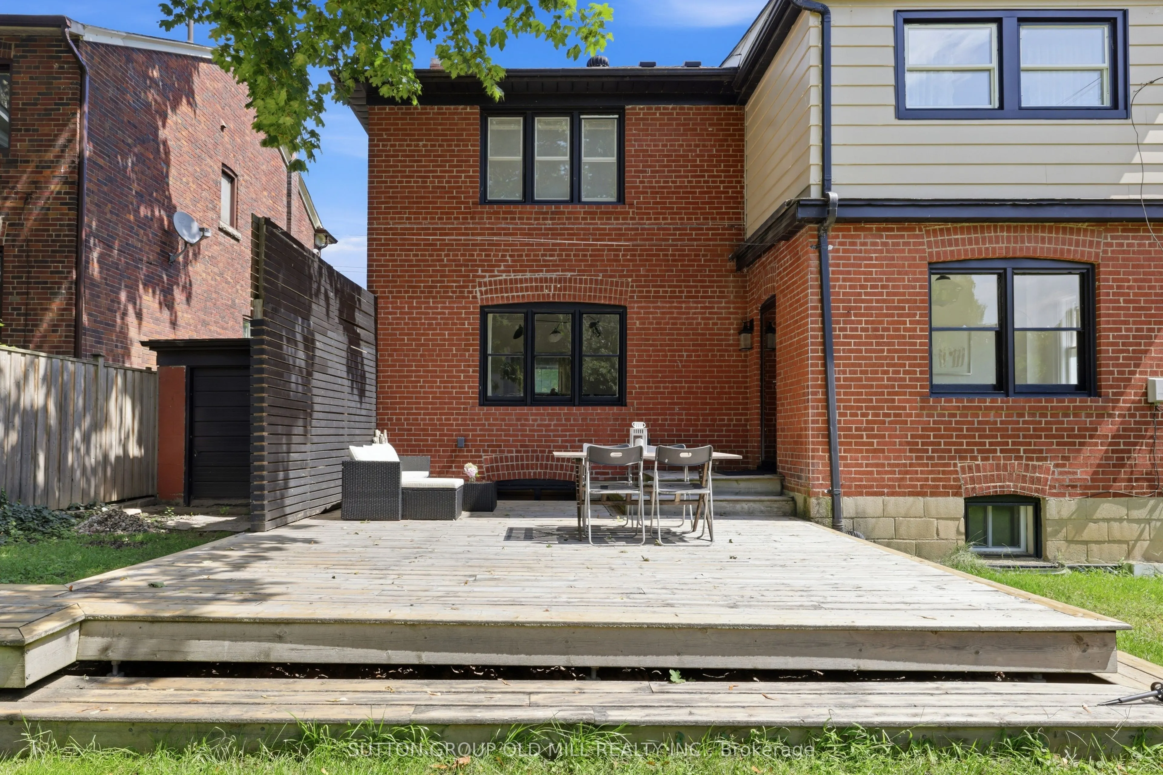10 Queens Avenue