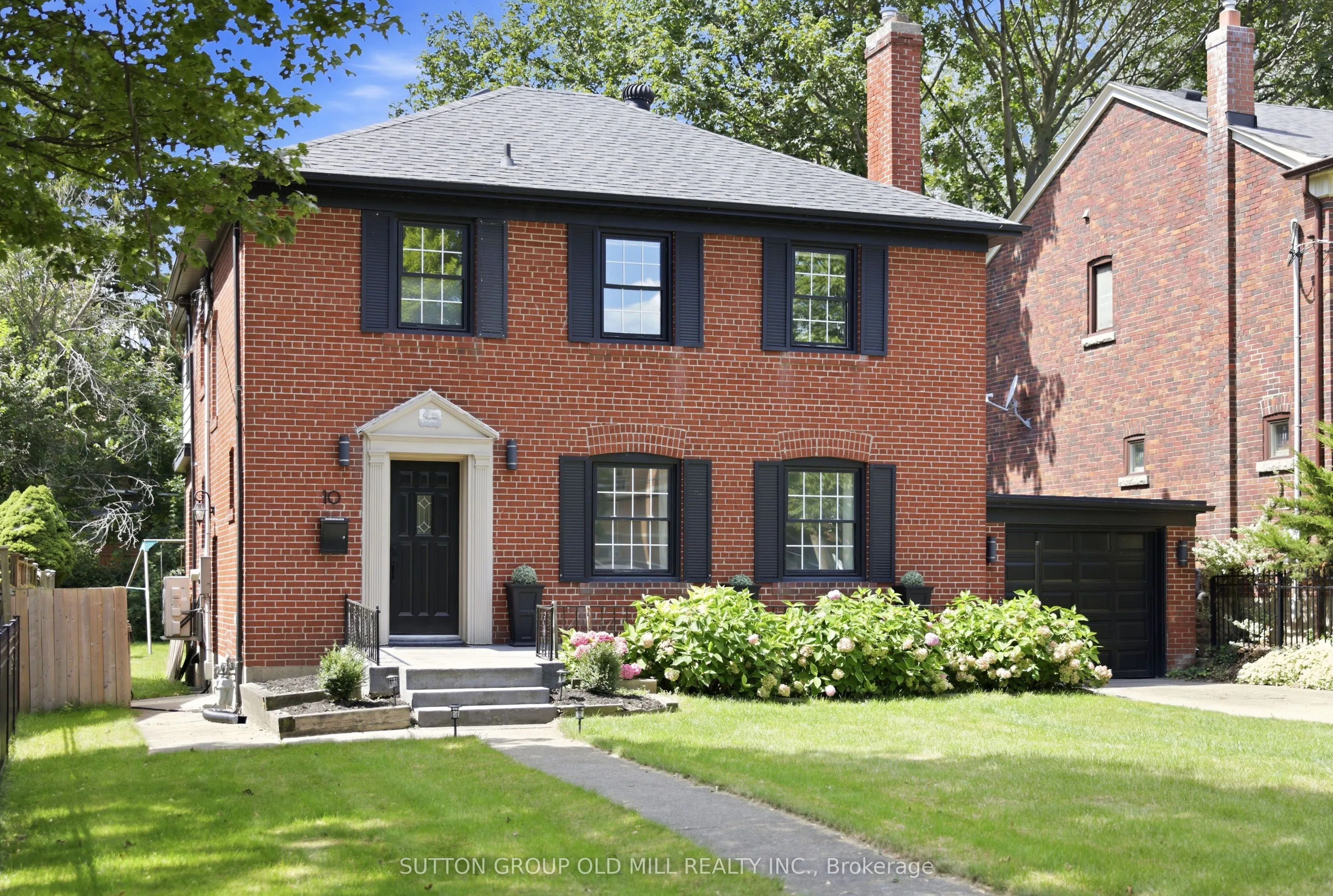 10 Queens Avenue