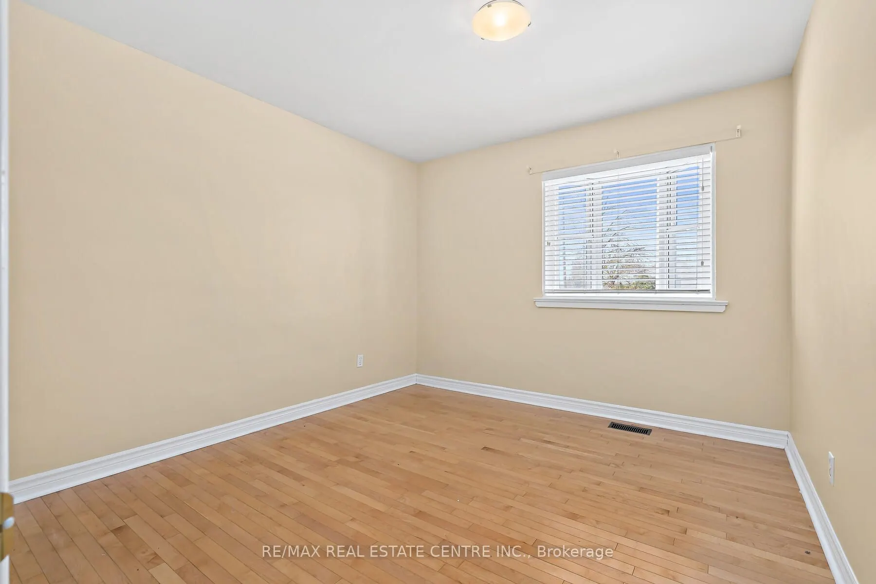 7 Rexway Drive