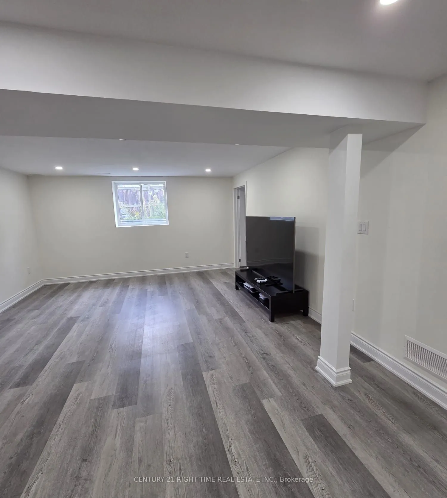 376 Gooch Crescent