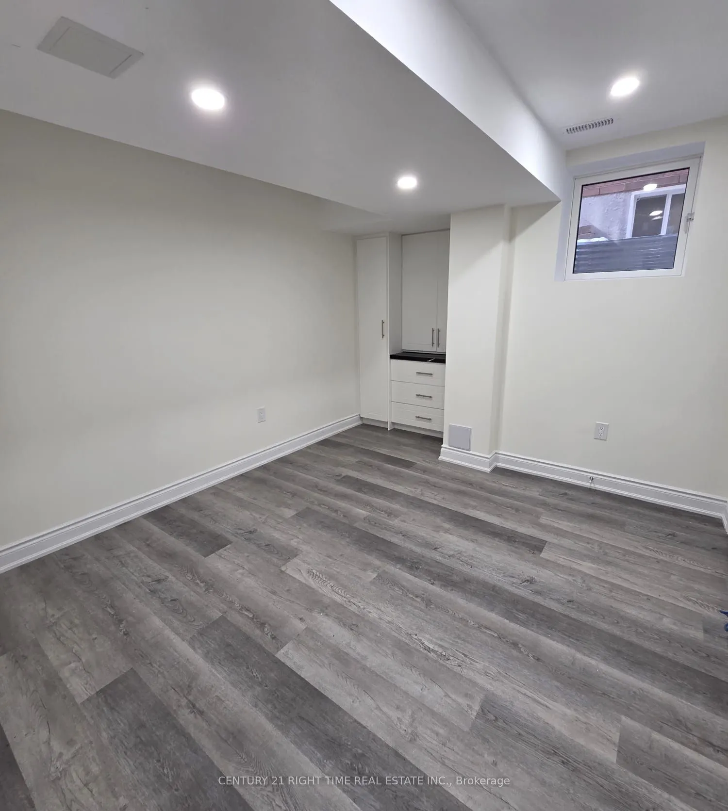 376 Gooch Crescent