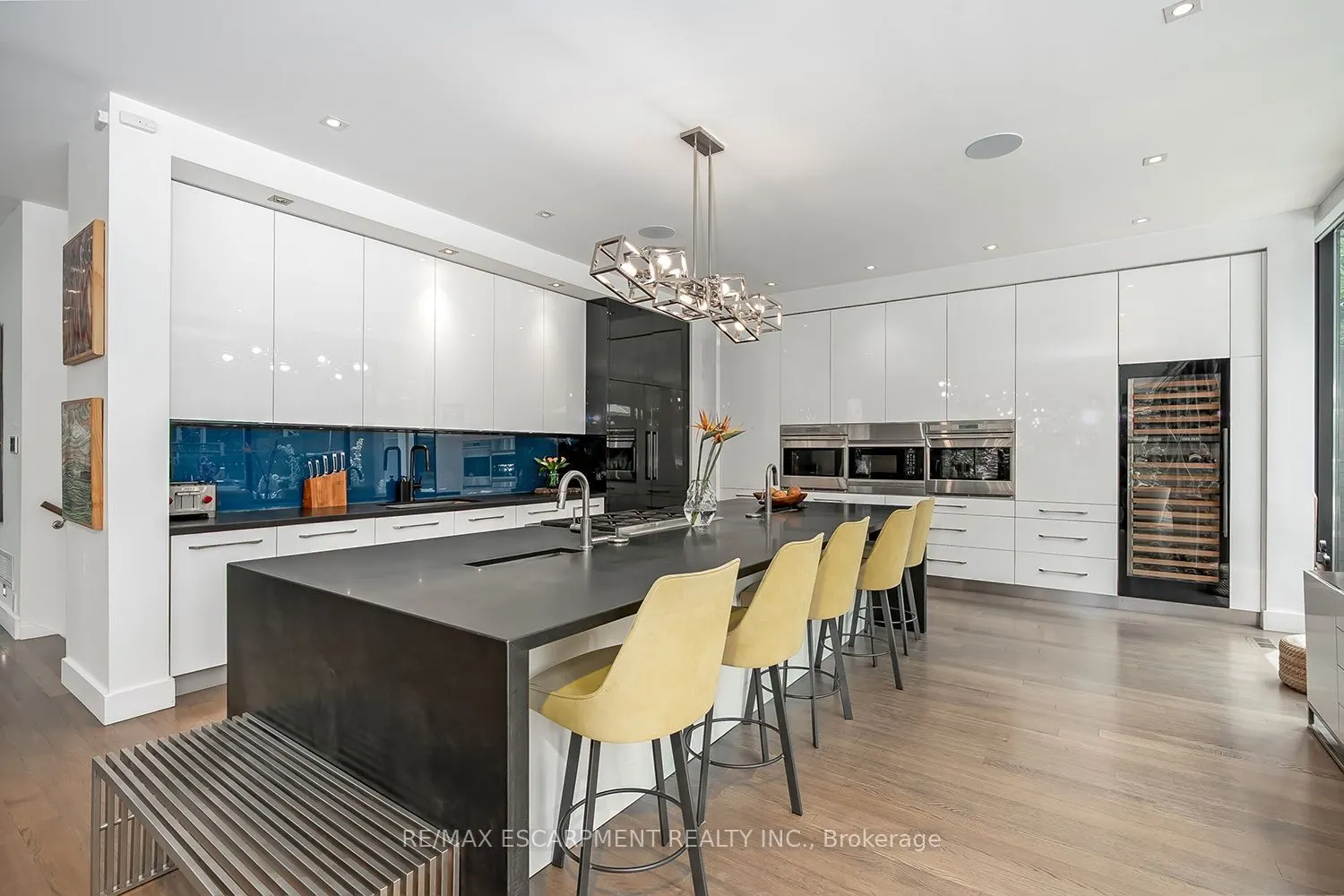54 RAYMAR Place