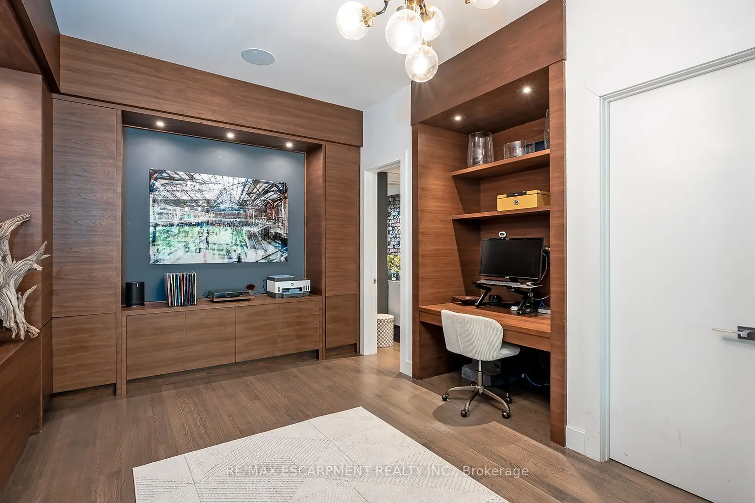 54 RAYMAR Place