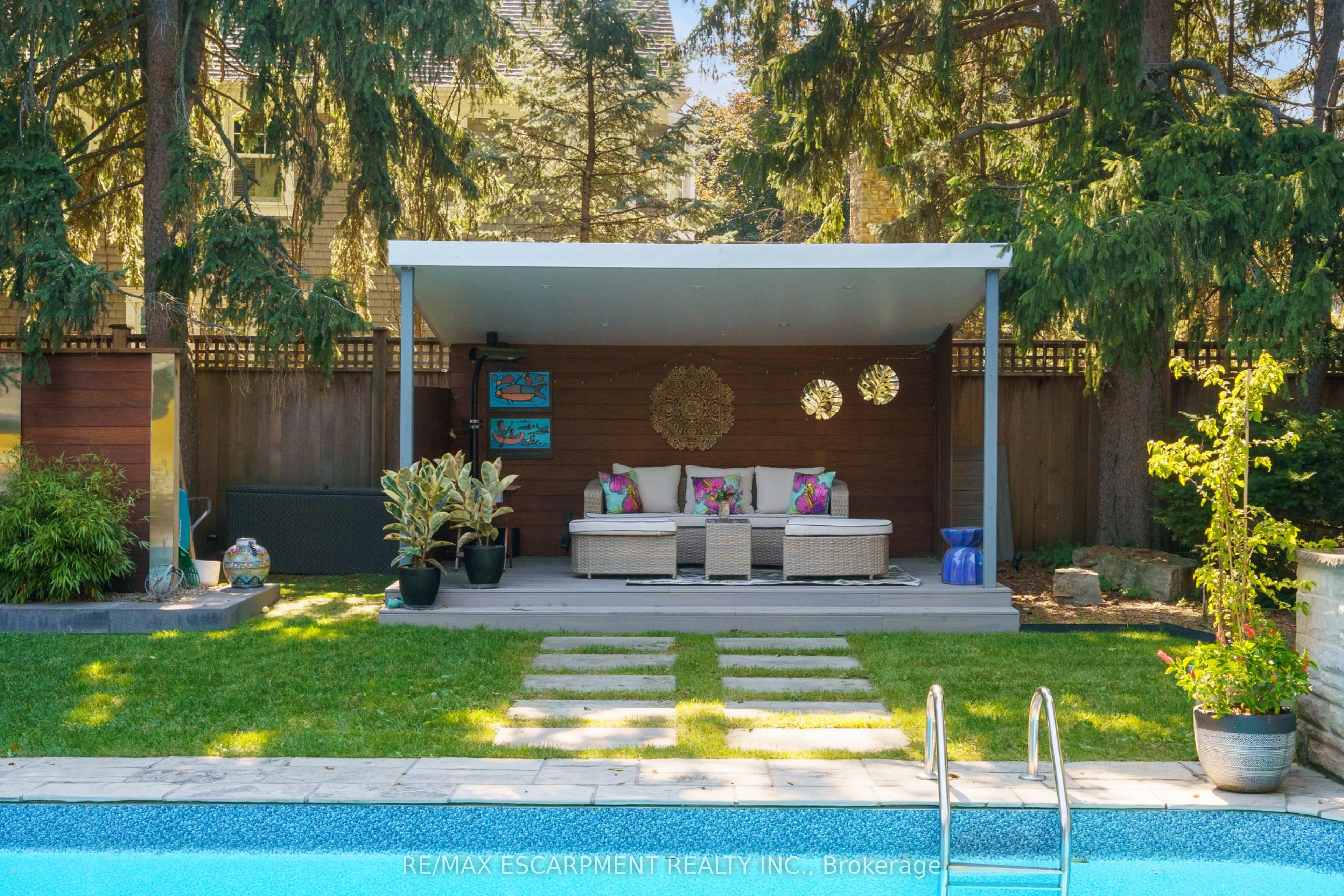 54 RAYMAR Place