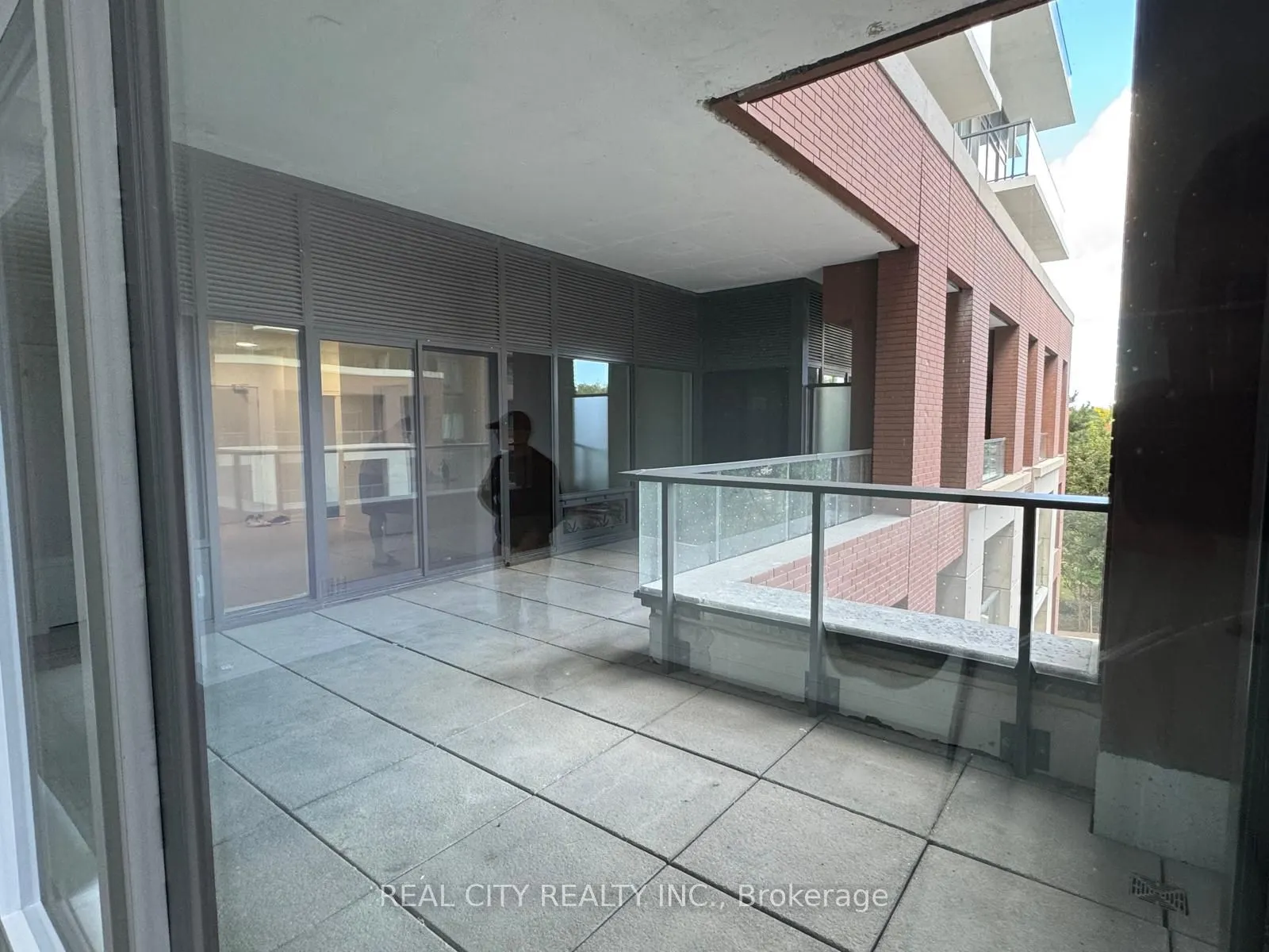 4010 Eglinton Avenue #406
