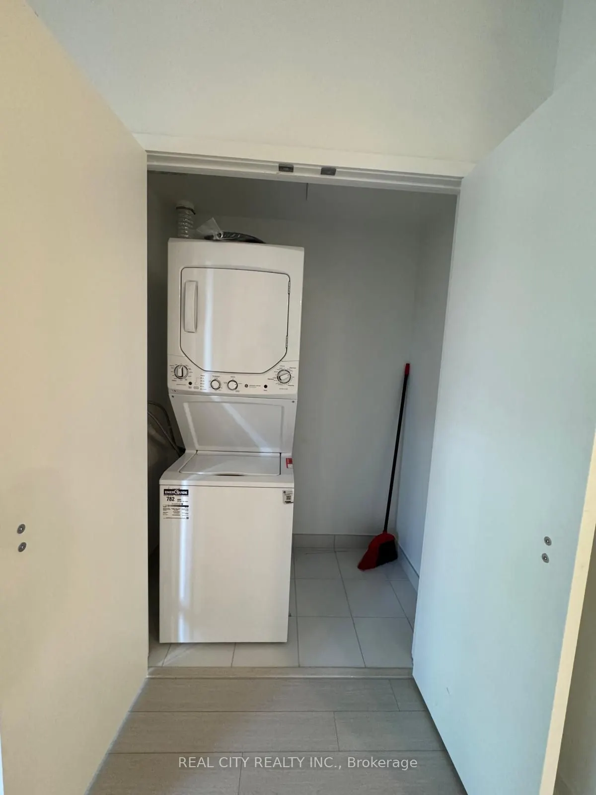 4010 Eglinton Avenue #406