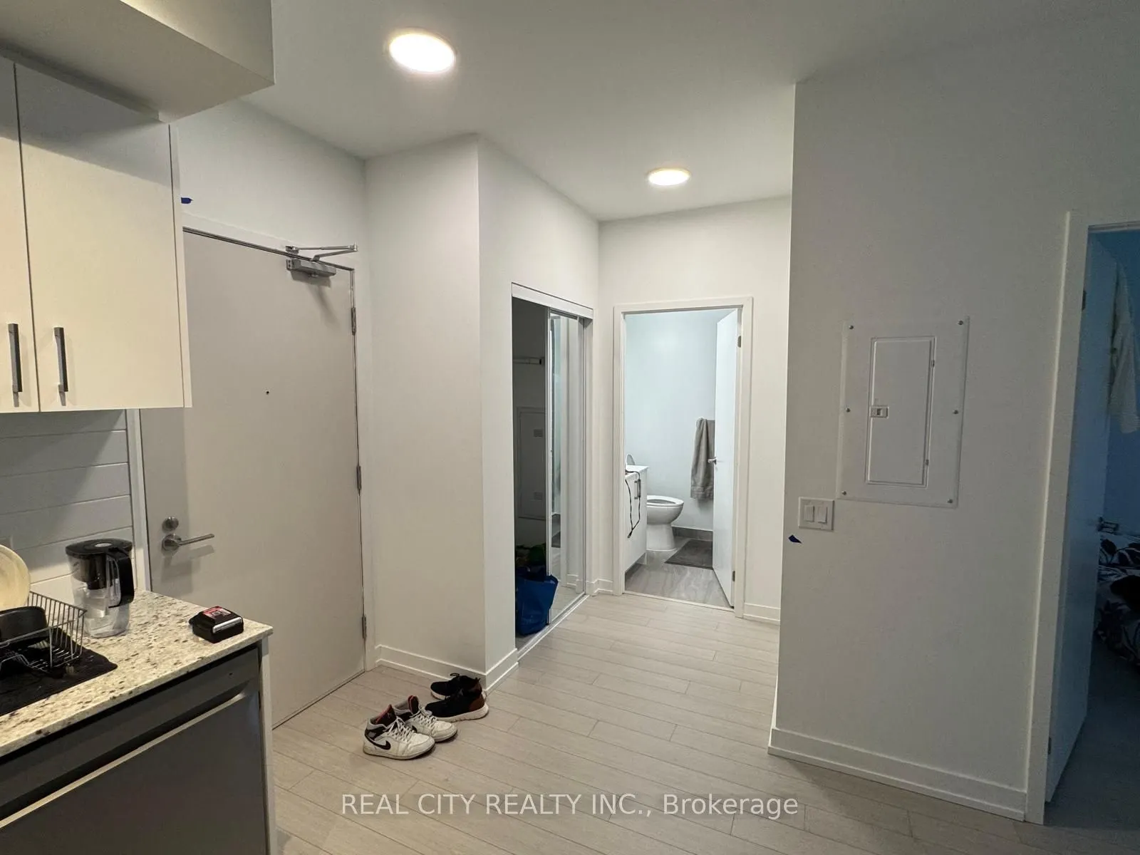 4010 Eglinton Avenue #406