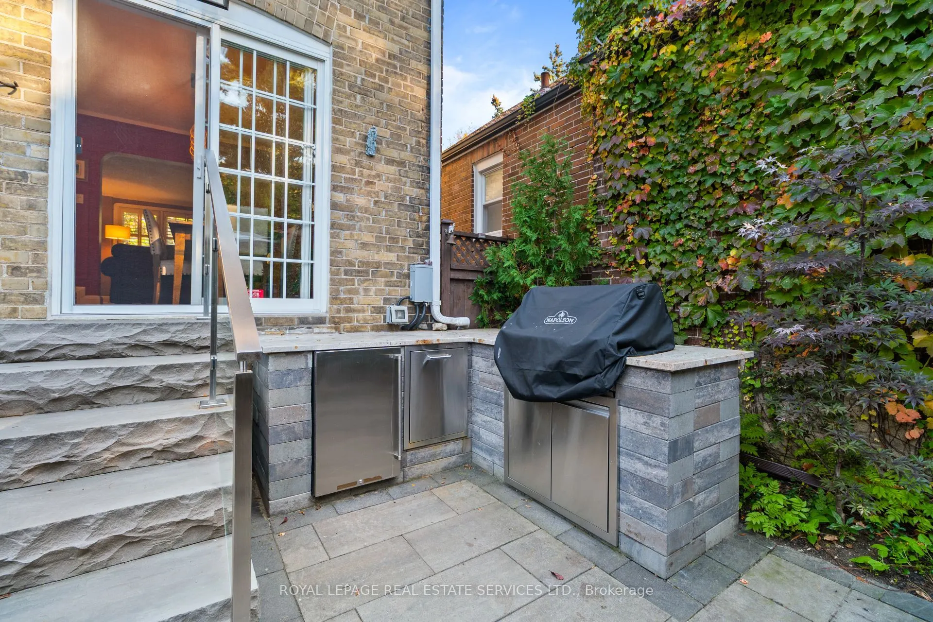64 Cliveden Avenue