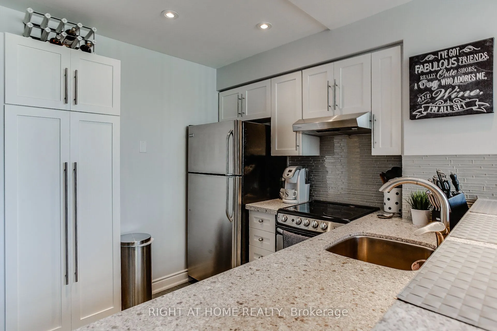 300 Manitoba Street #426