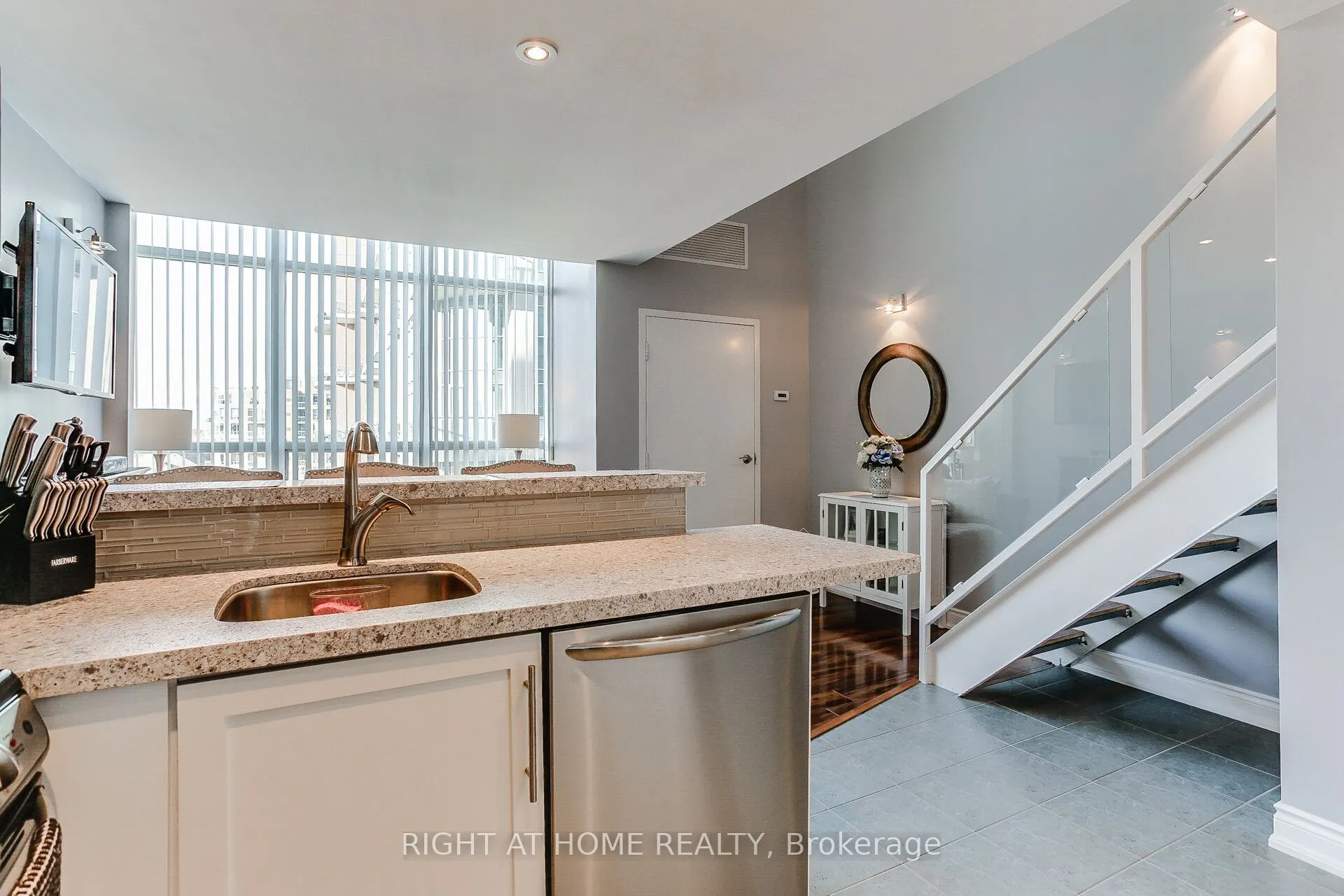 300 Manitoba Street #426