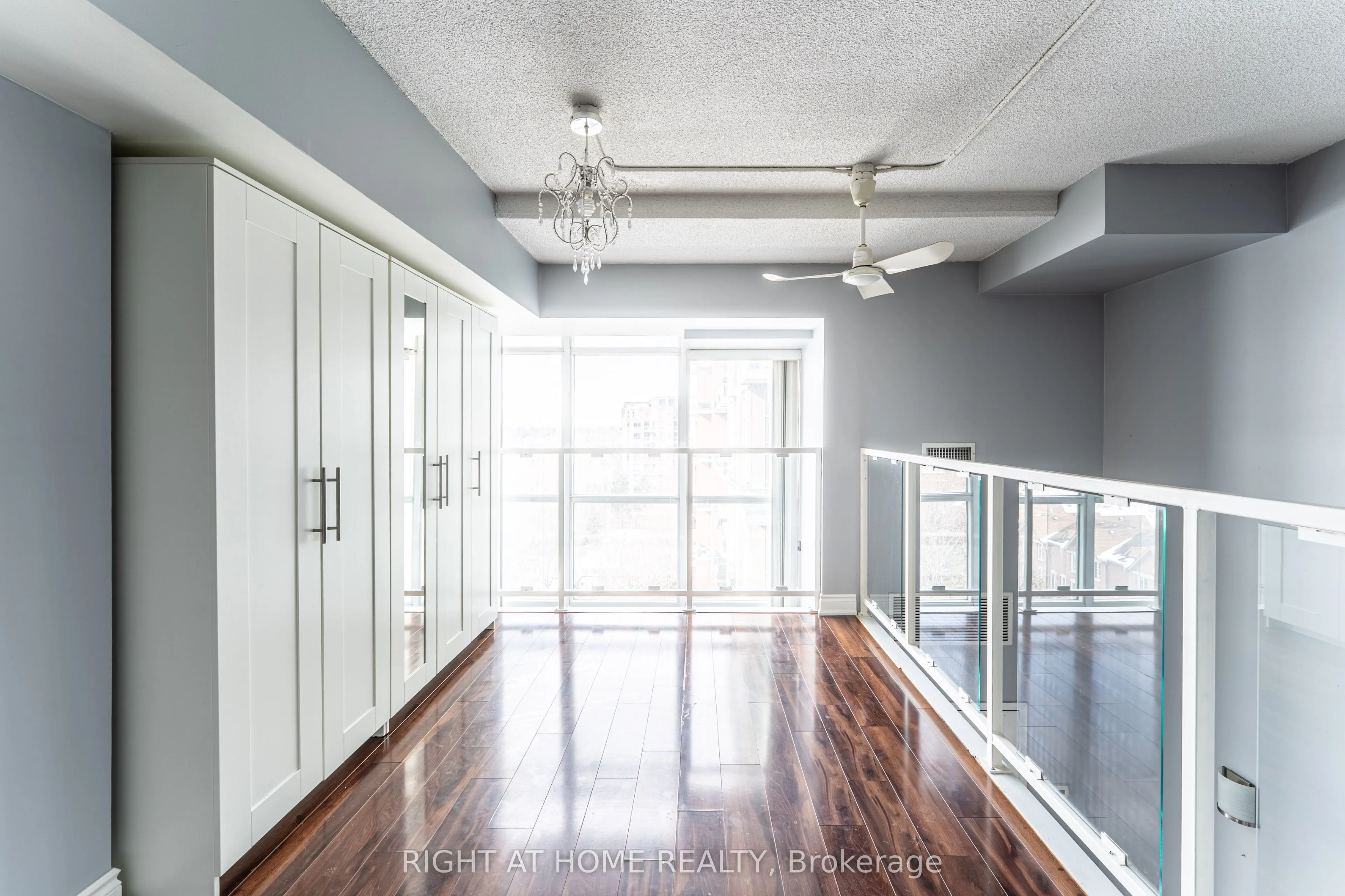 300 Manitoba Street #426