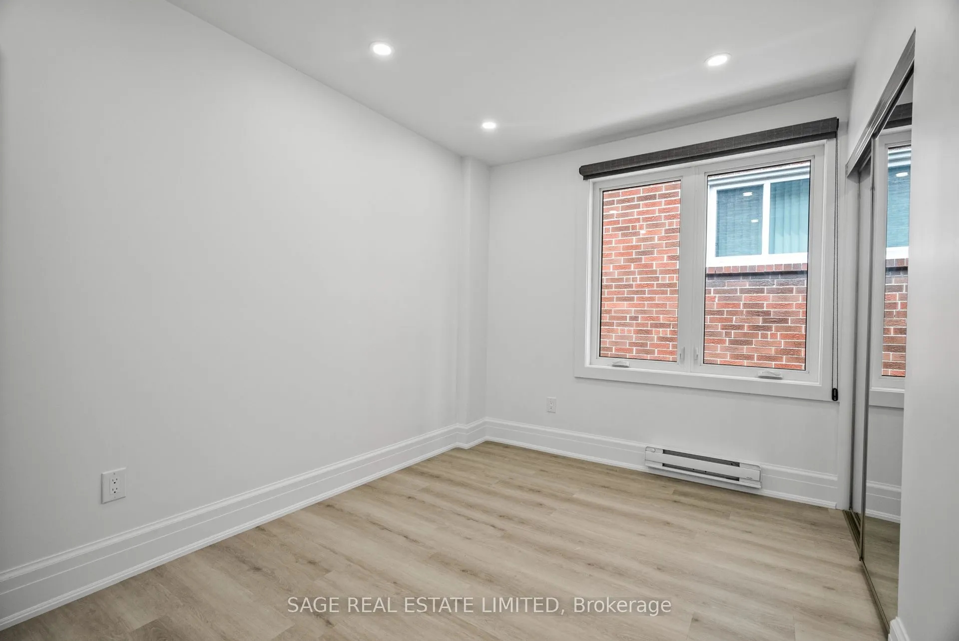 25 Chamberlain Avenue