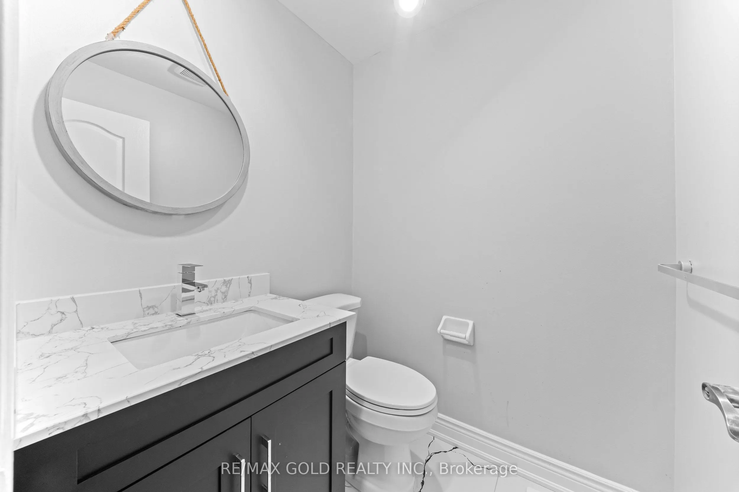 70 Crystalview Crescent