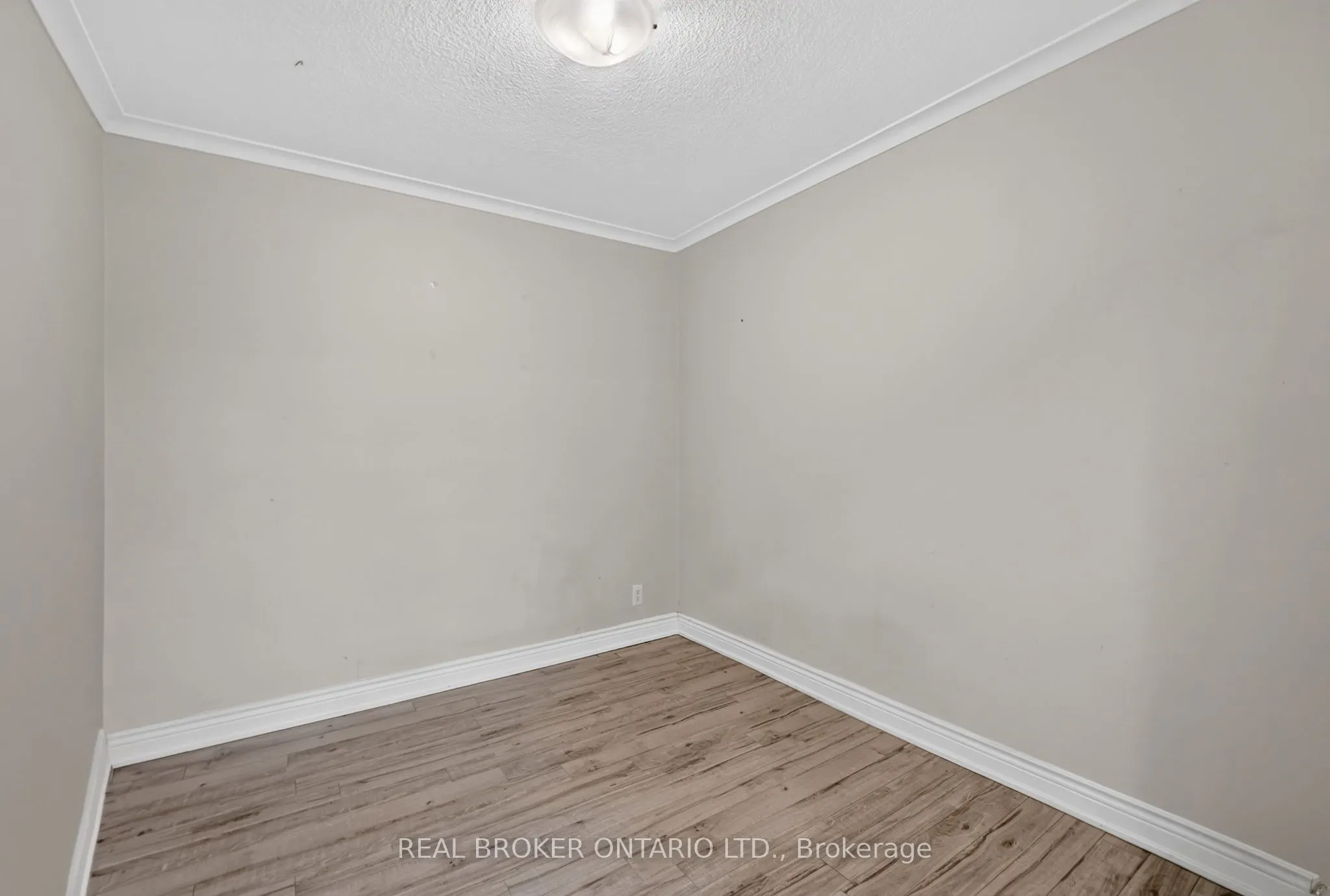 27 Vange Crescent