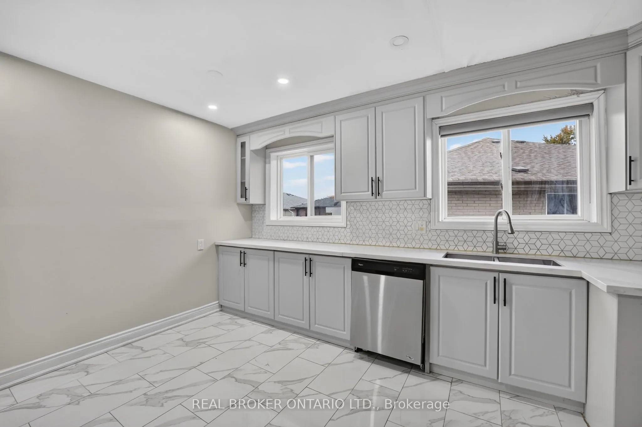 27 Vange Crescent